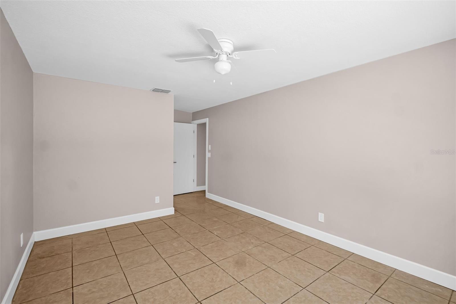 Image 20 of 54 For 2660 Orangewood Court