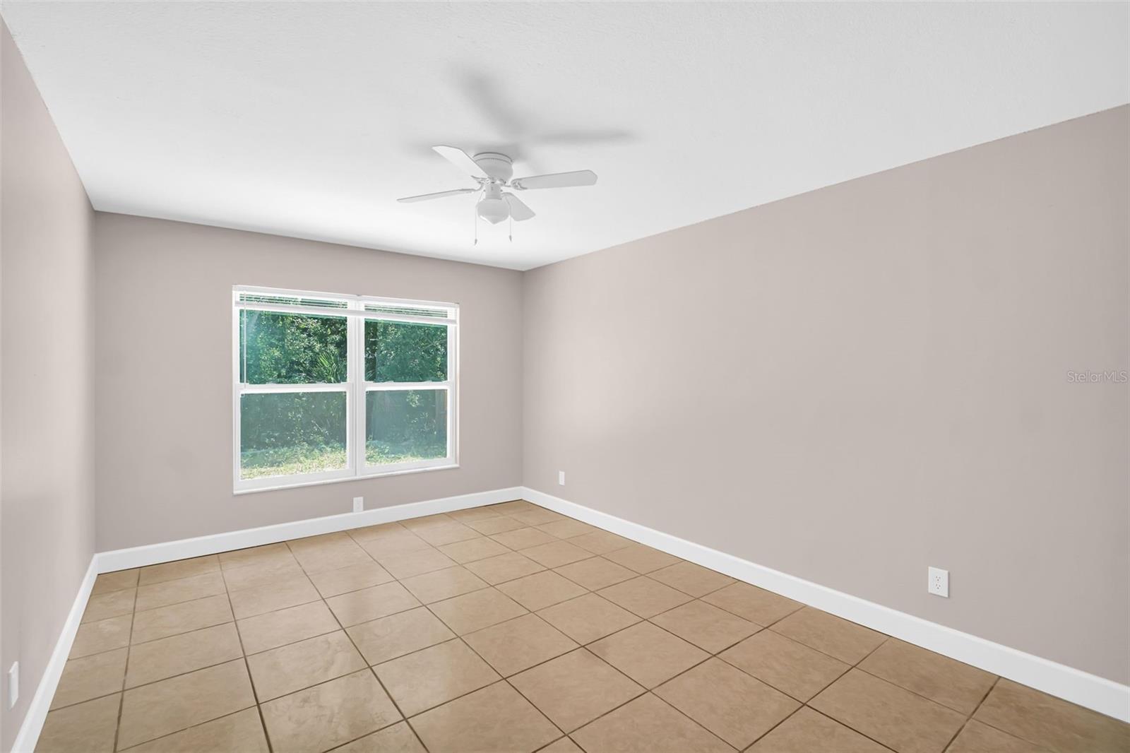 Image 21 of 54 For 2660 Orangewood Court