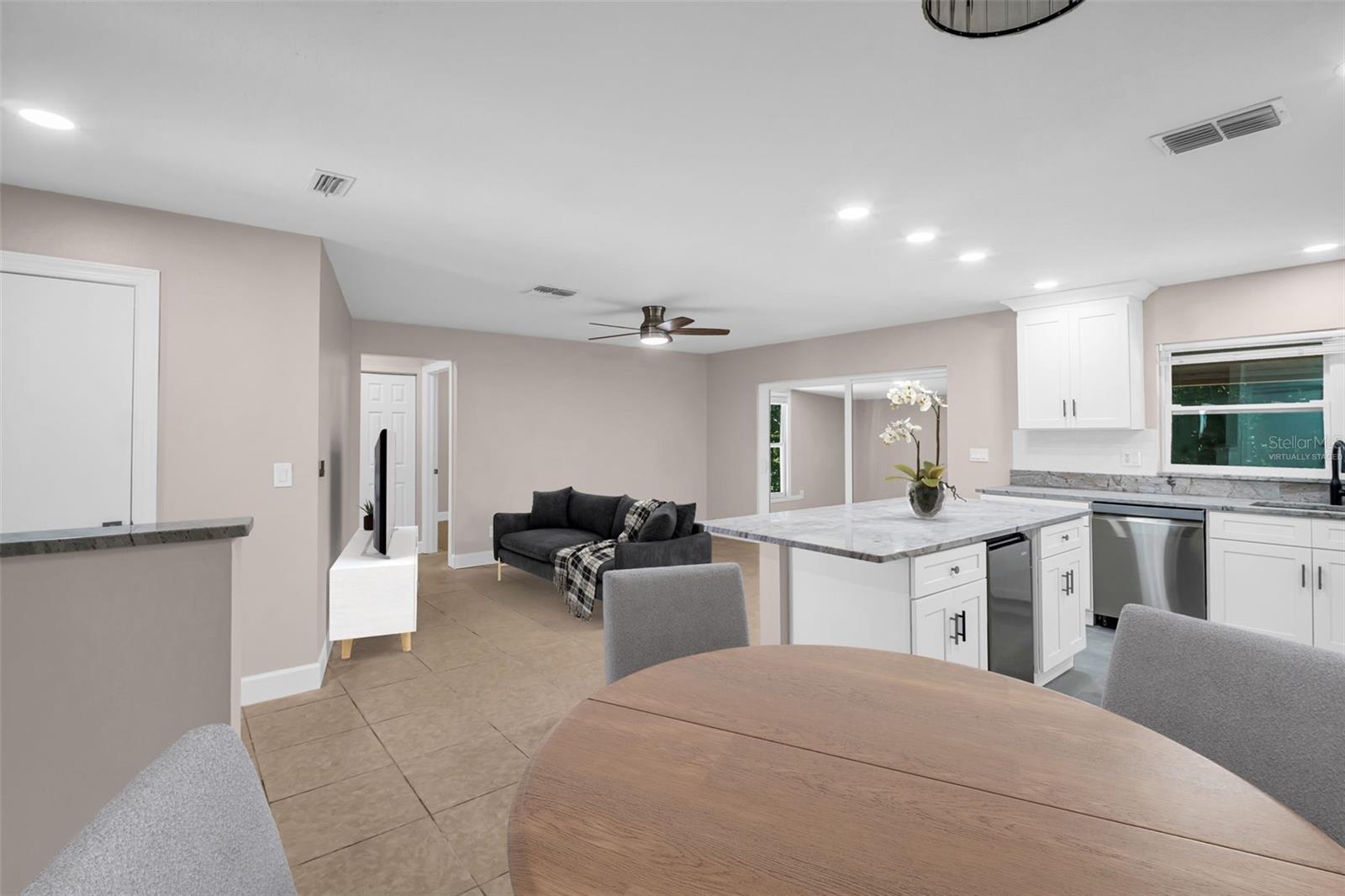 Image 25 of 54 For 2660 Orangewood Court
