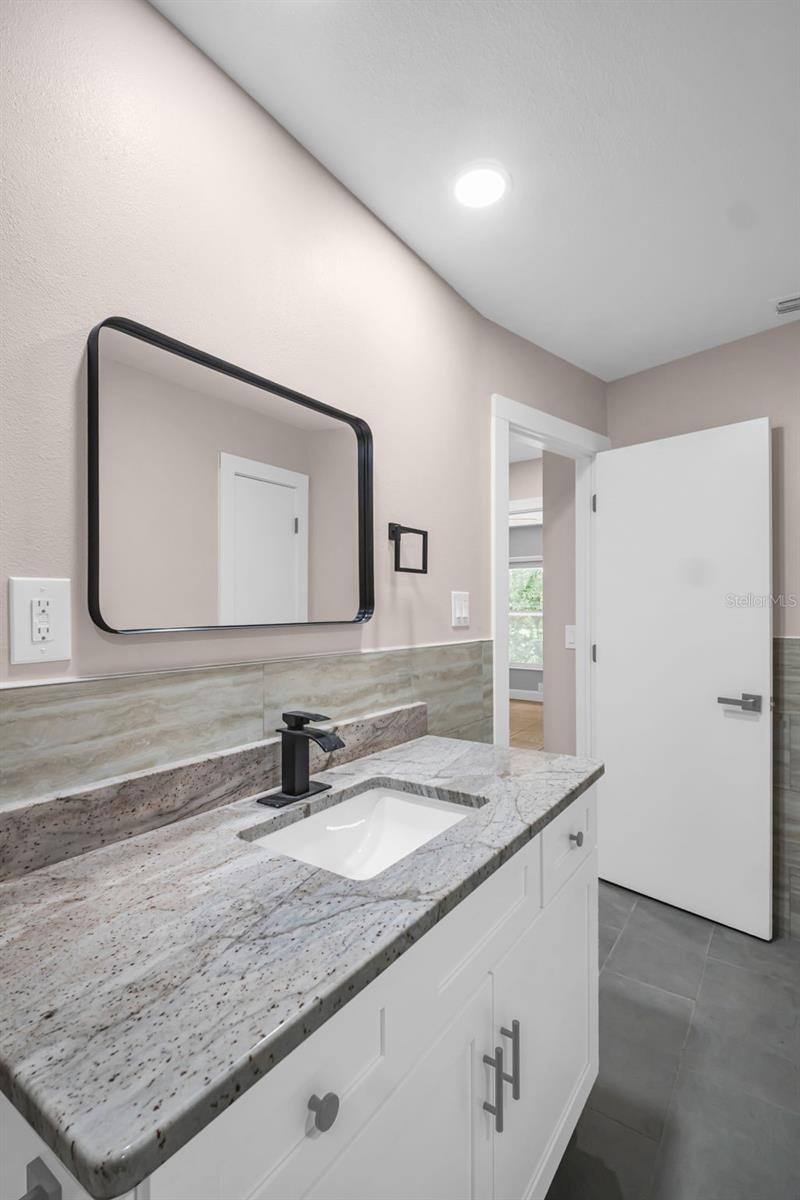 Image 26 of 54 For 2660 Orangewood Court