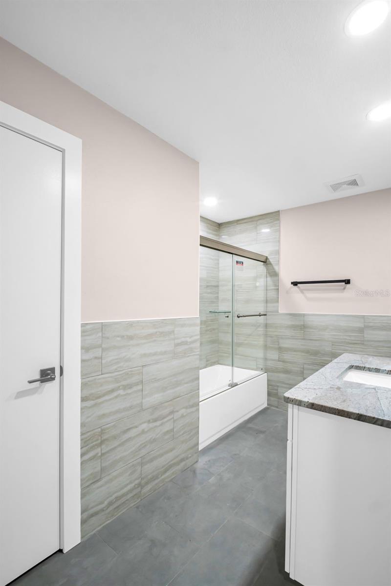 Image 27 of 54 For 2660 Orangewood Court
