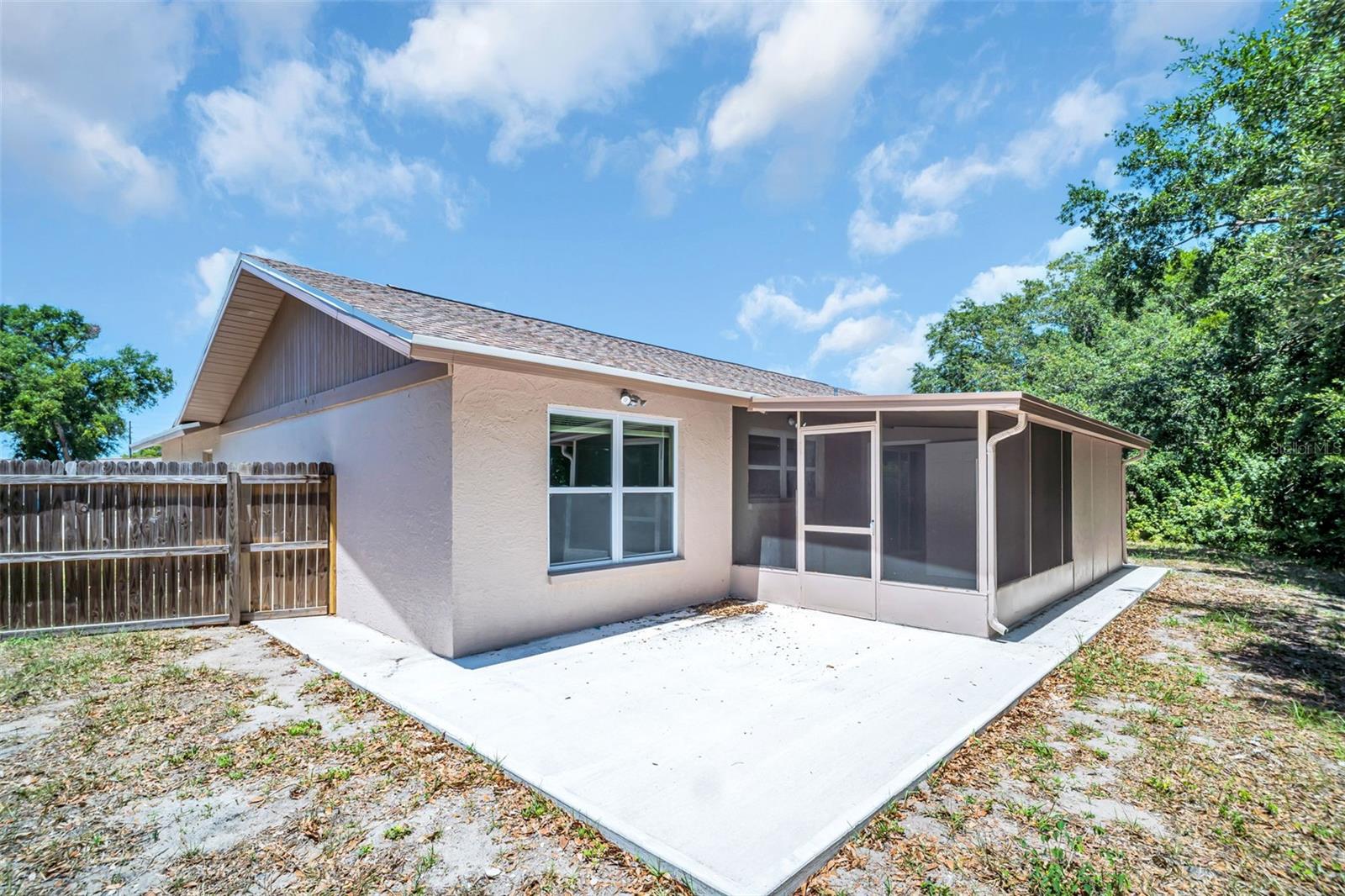 Image 37 of 54 For 2660 Orangewood Court