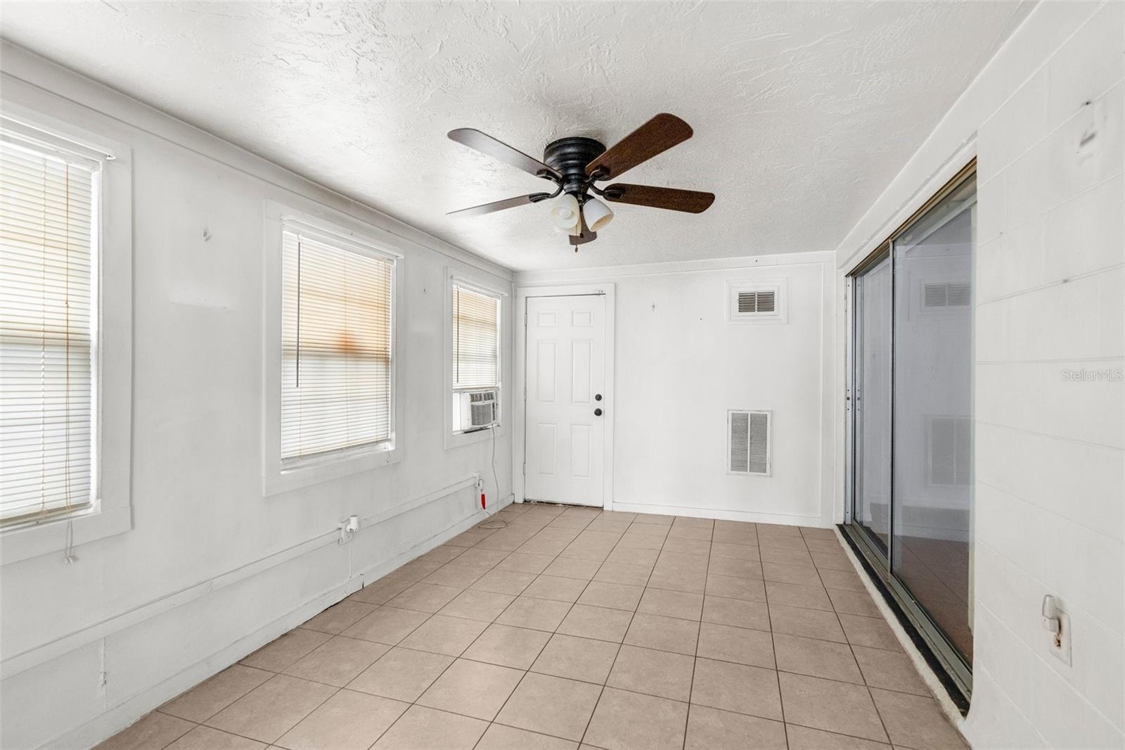 Image 33 of 43 For 9015 Mark Twain Lane