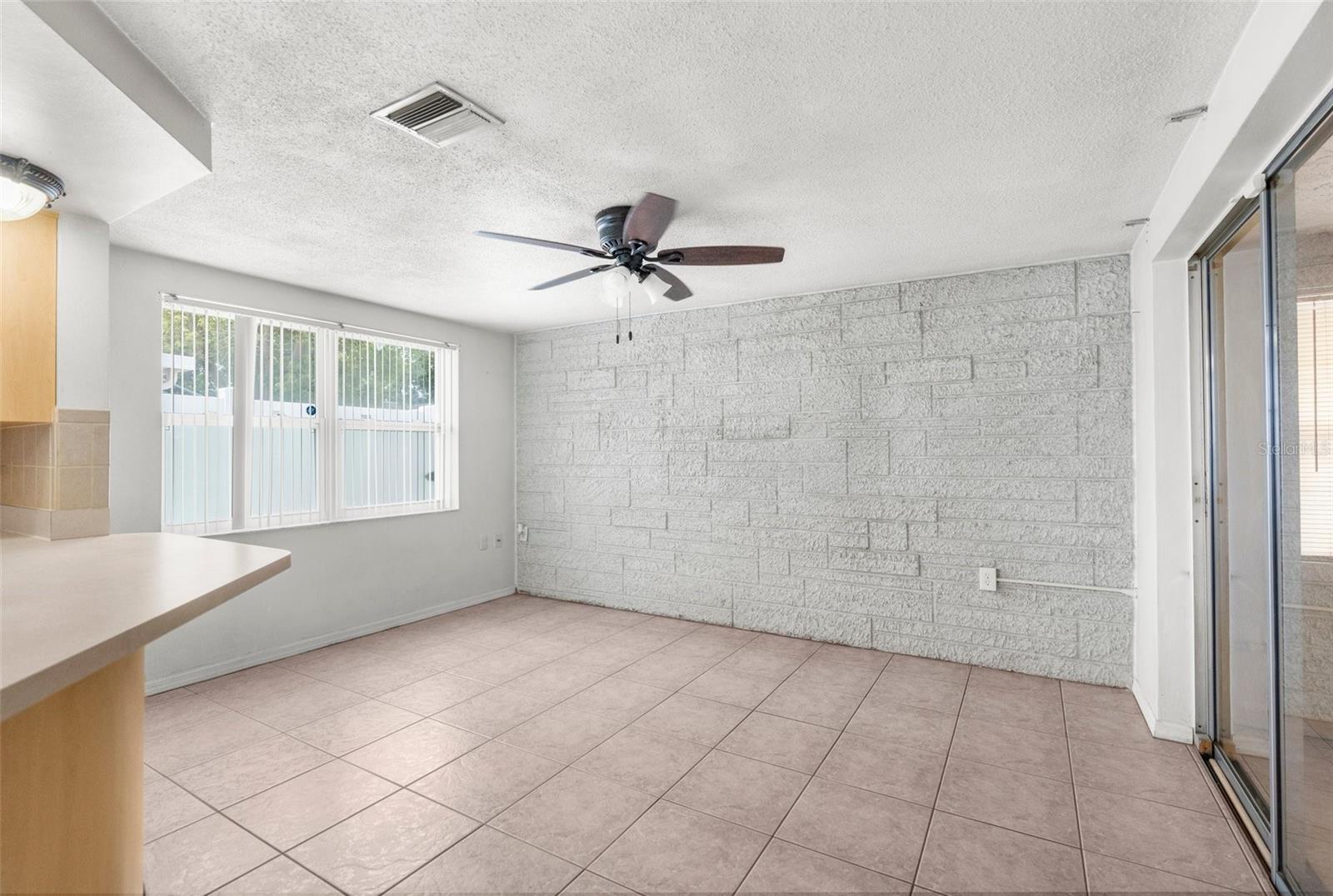 Image 6 of 43 For 9015 Mark Twain Lane