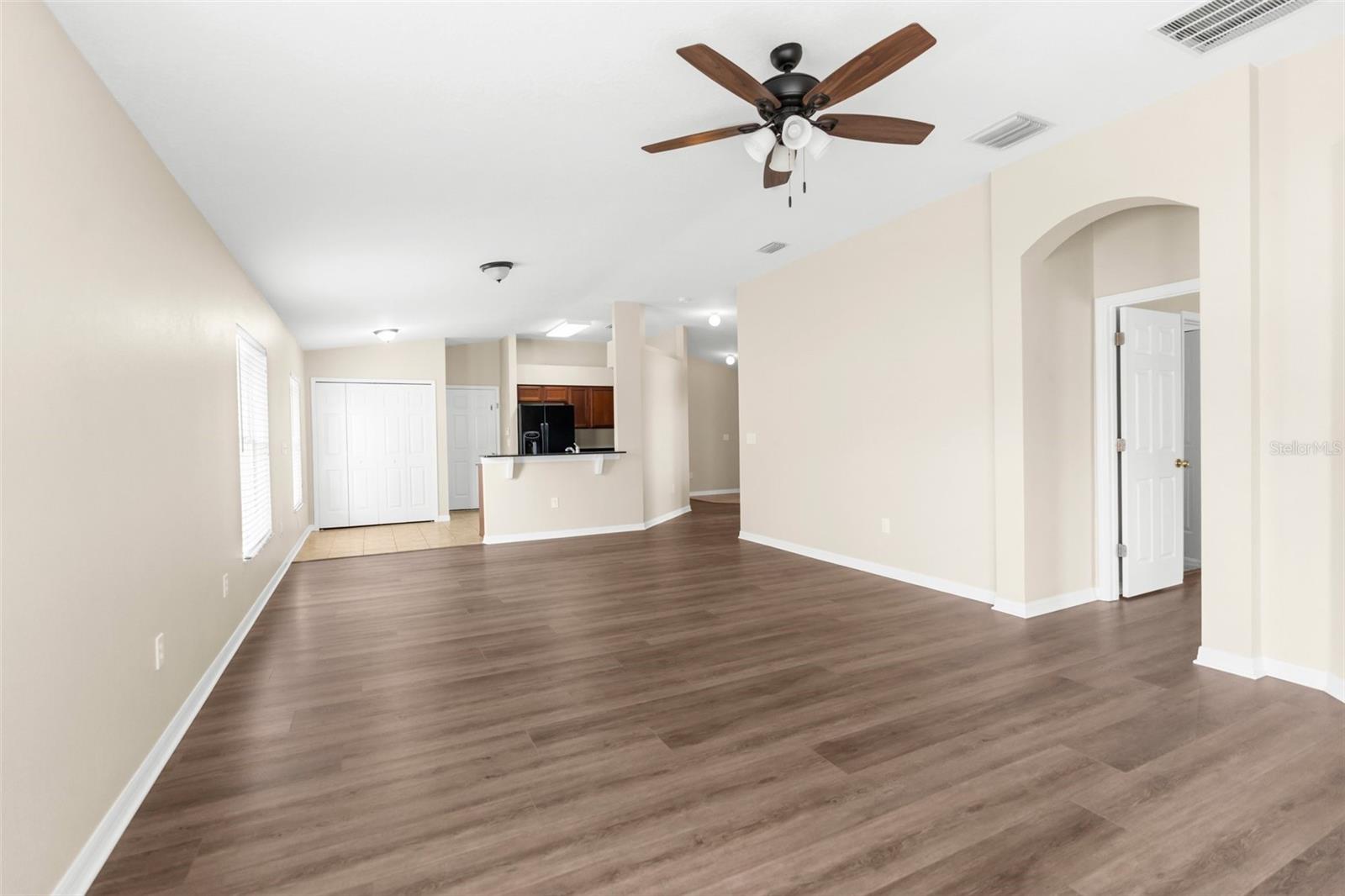 Image 10 of 33 For 3410 Thistledown Lane