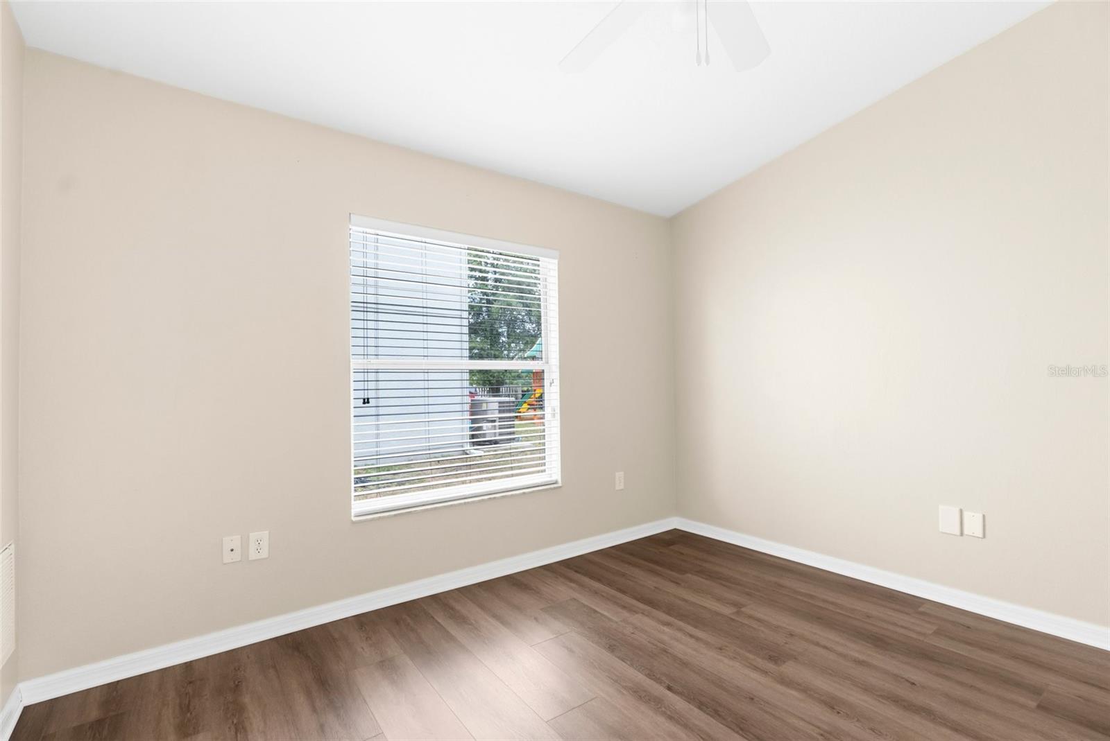 Image 20 of 33 For 3410 Thistledown Lane