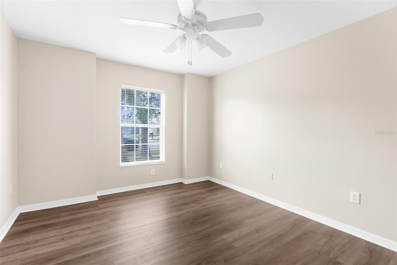 Image 23 of 33 For 3410 Thistledown Lane
