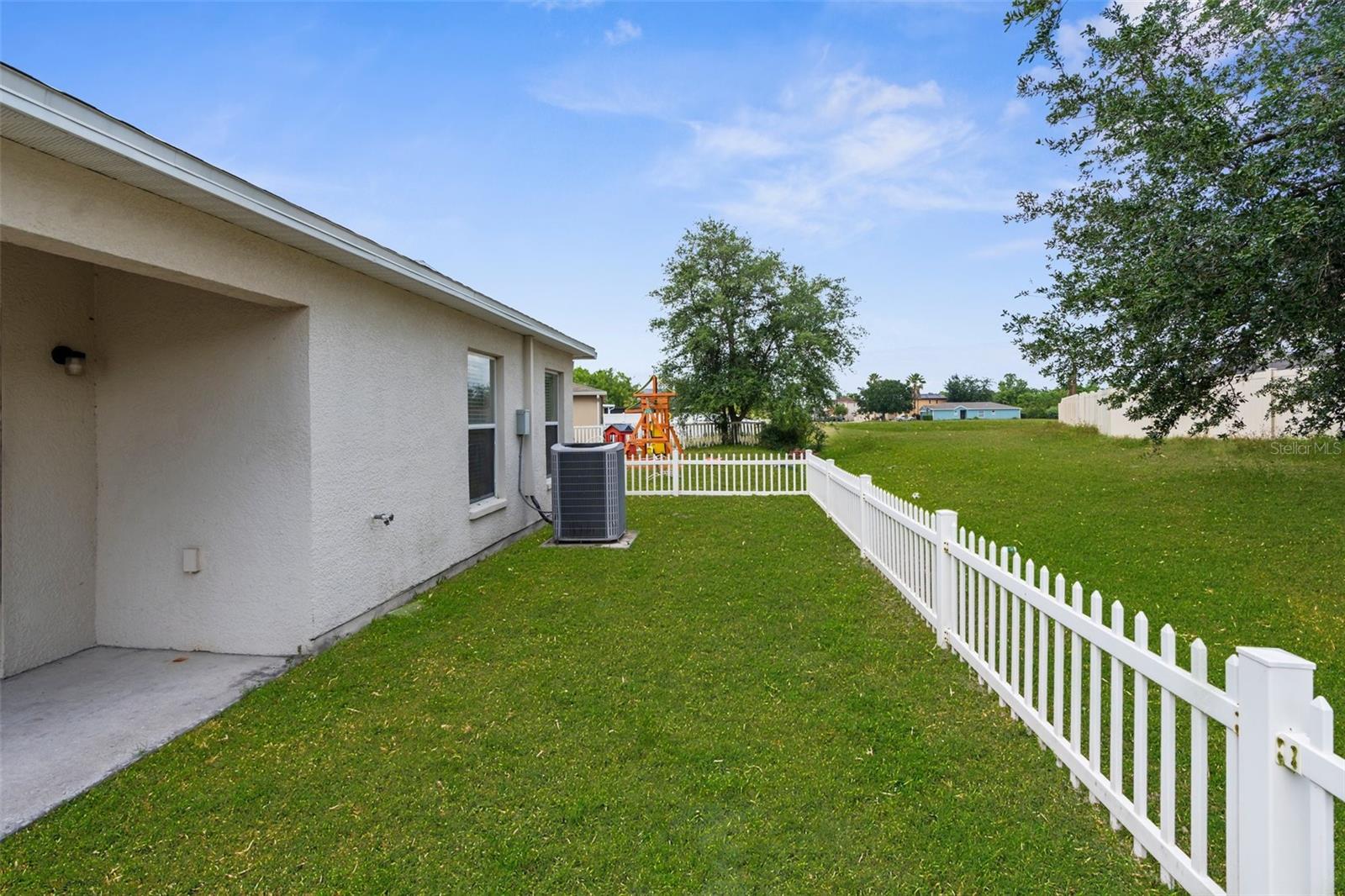 Image 26 of 33 For 3410 Thistledown Lane