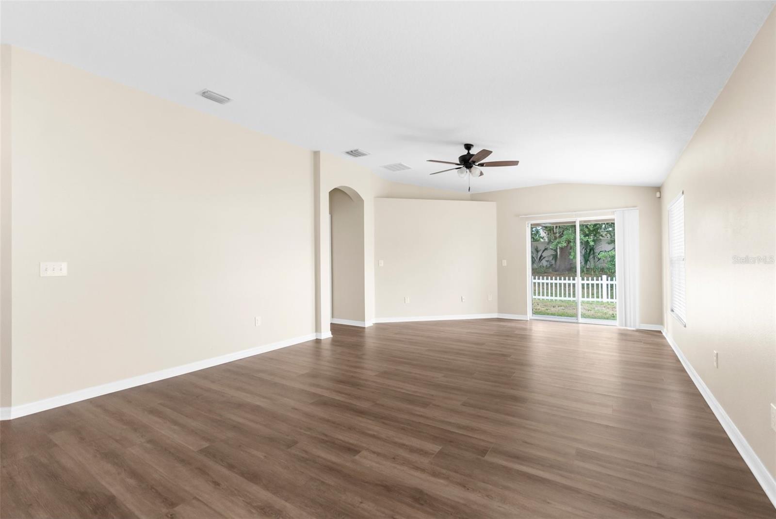Image 9 of 33 For 3410 Thistledown Lane