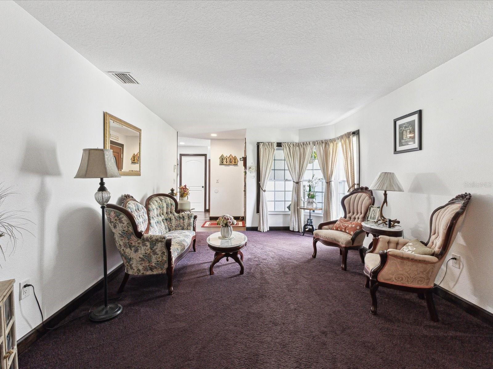 Listing photo id 13 for 13052 Drysdale Street