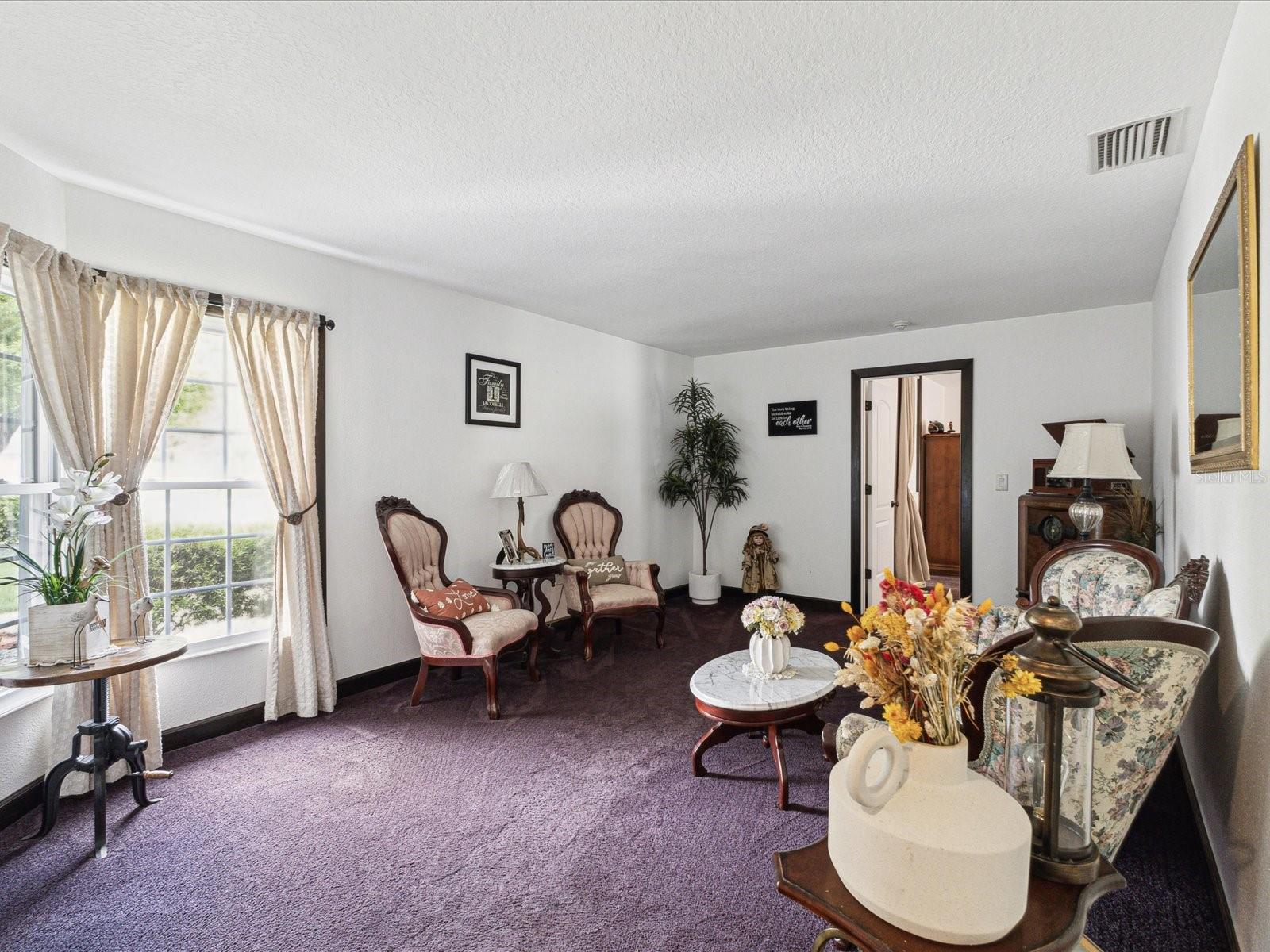 Listing photo id 15 for 13052 Drysdale Street
