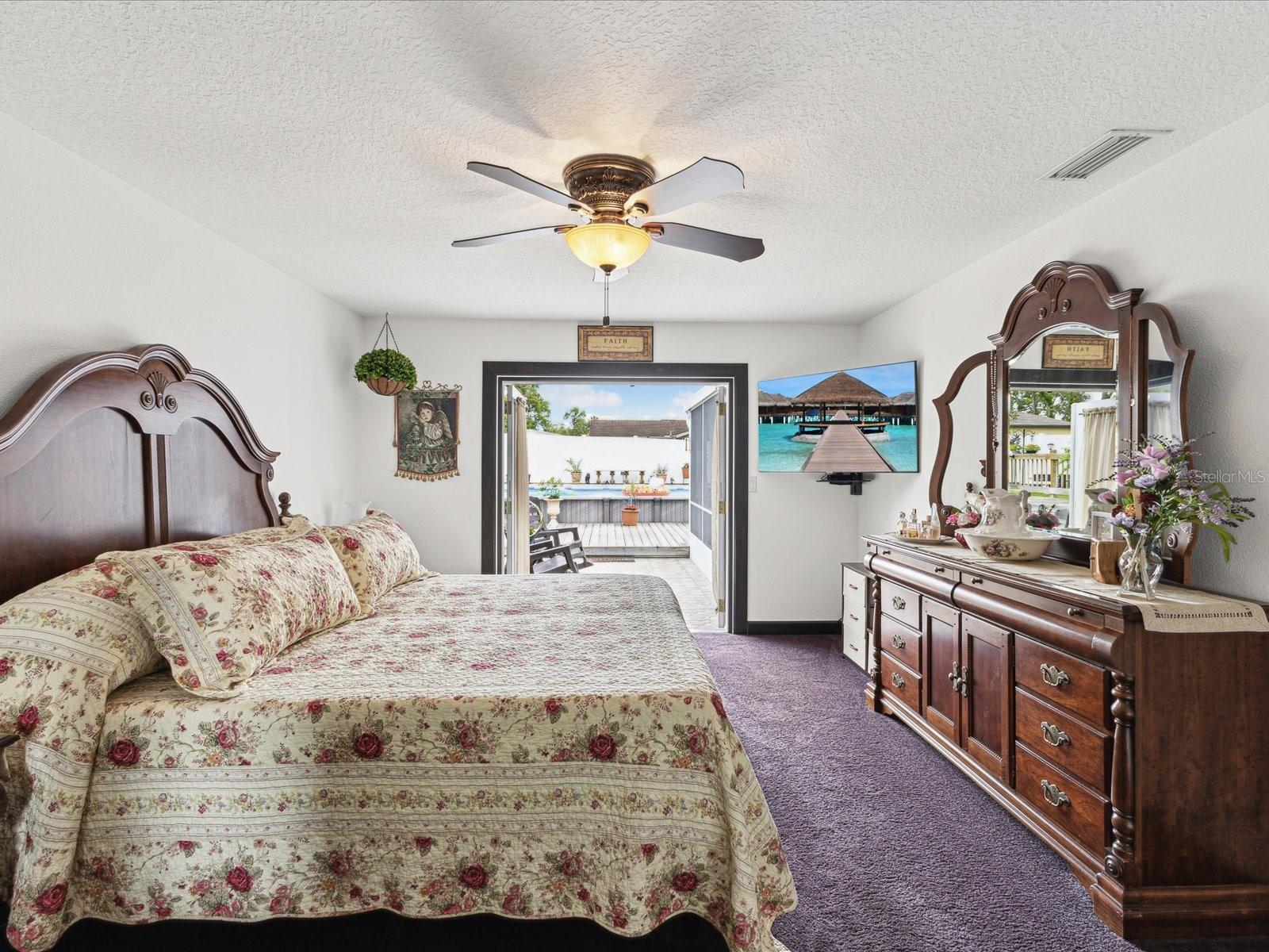 Listing photo id 16 for 13052 Drysdale Street