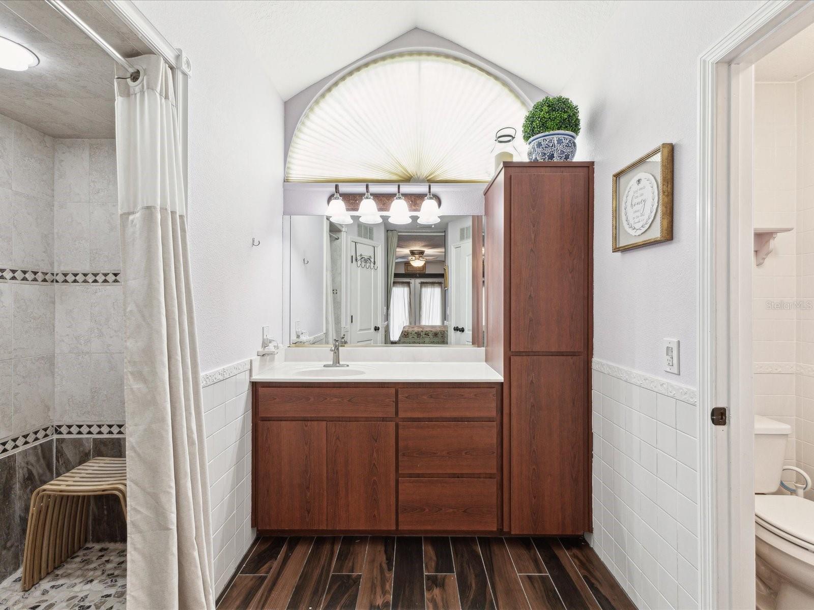 Listing photo id 20 for 13052 Drysdale Street