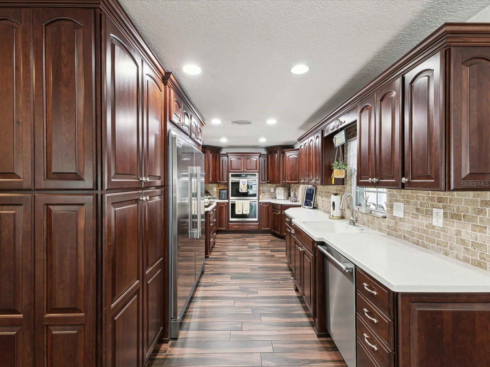 Listing photo id 22 for 13052 Drysdale Street