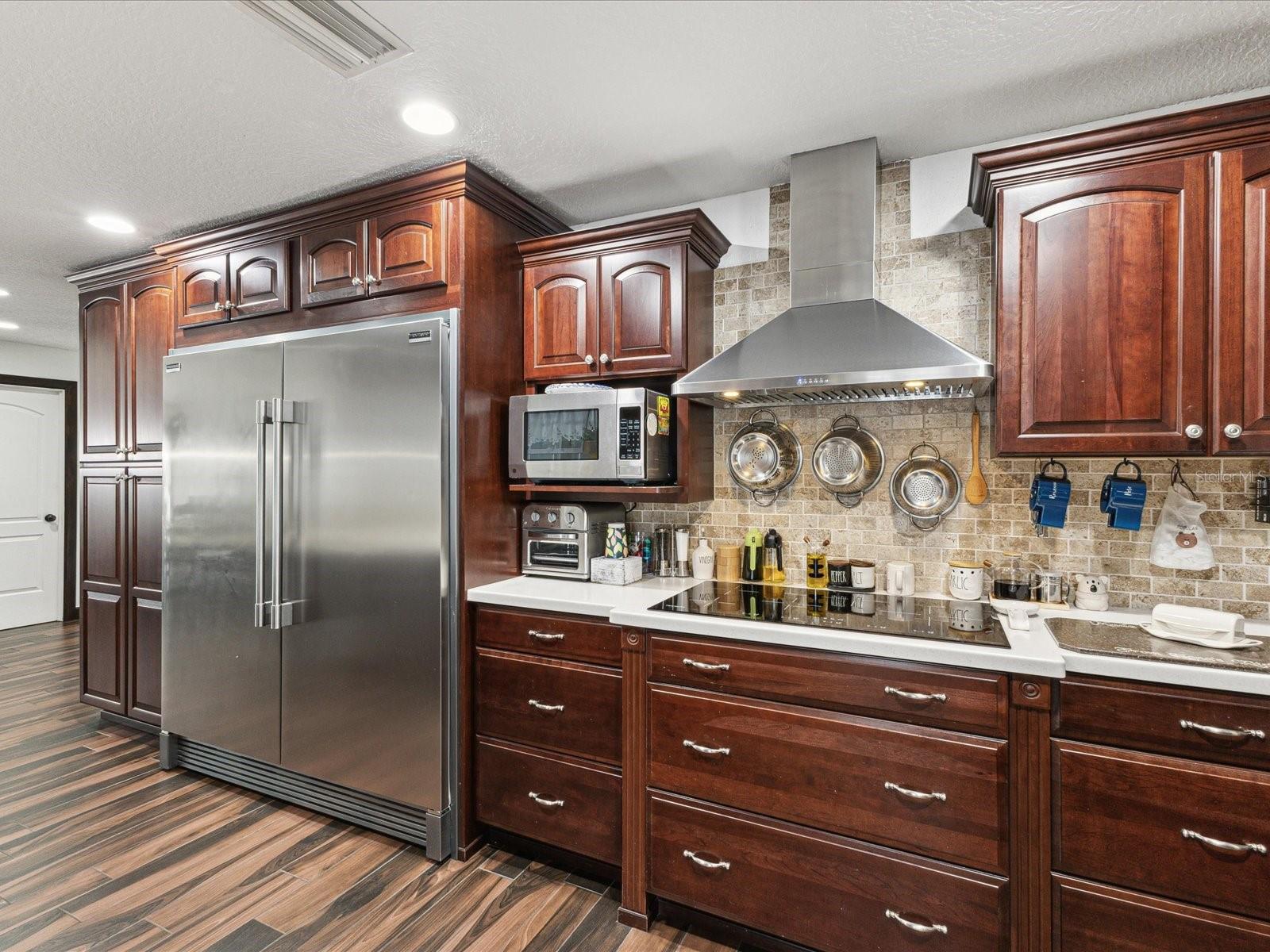 Listing photo id 24 for 13052 Drysdale Street