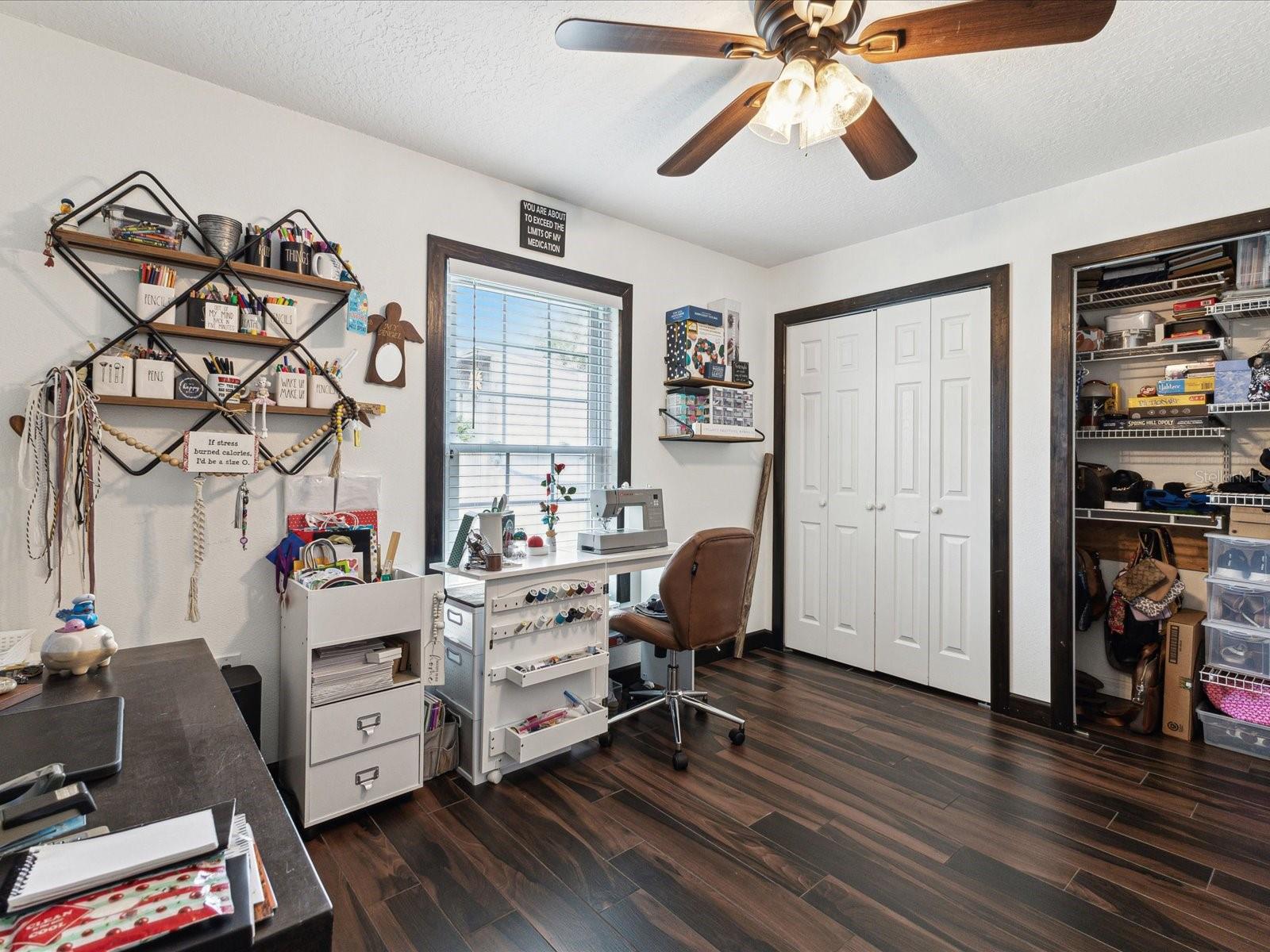 Listing photo id 37 for 13052 Drysdale Street