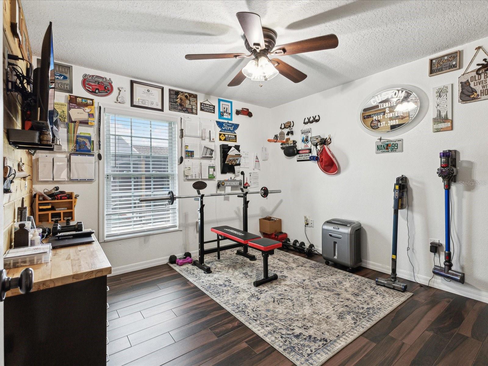 Listing photo id 39 for 13052 Drysdale Street