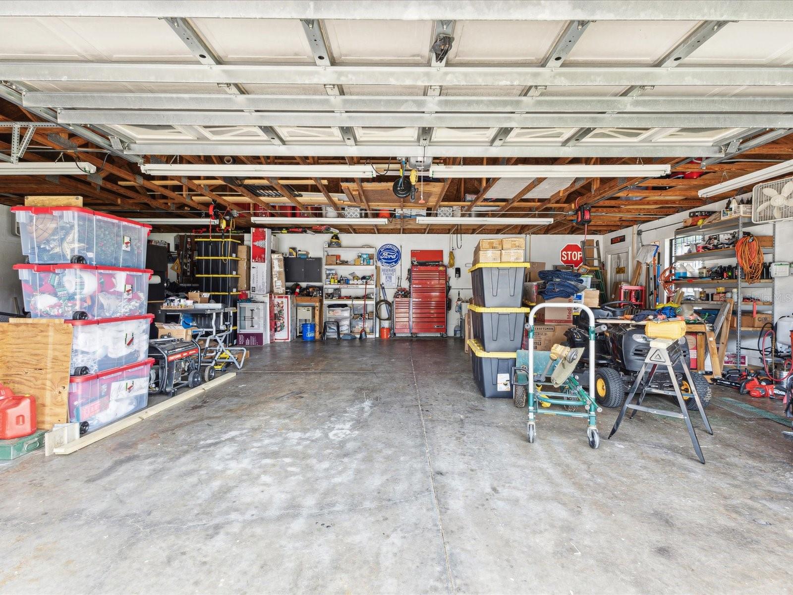 Listing photo id 3 for 13052 Drysdale Street