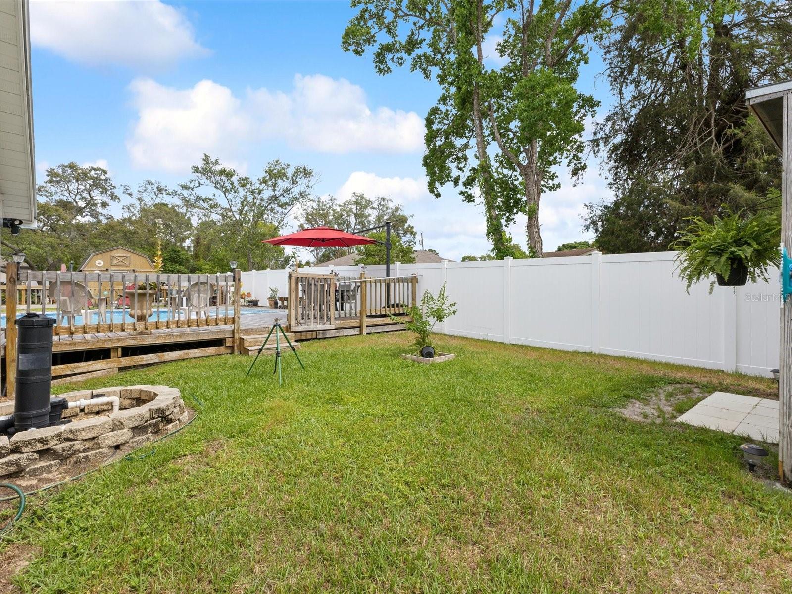 Listing photo id 50 for 13052 Drysdale Street