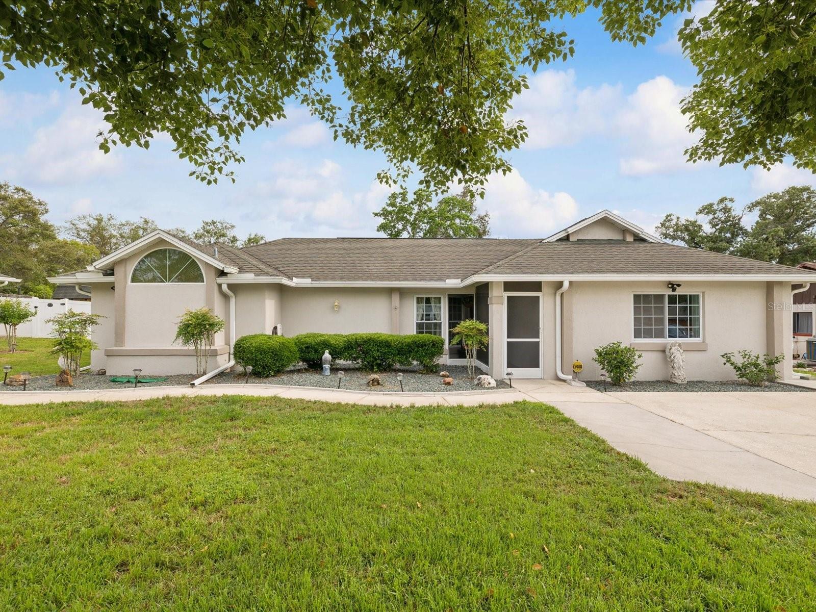 Listing photo id 53 for 13052 Drysdale Street