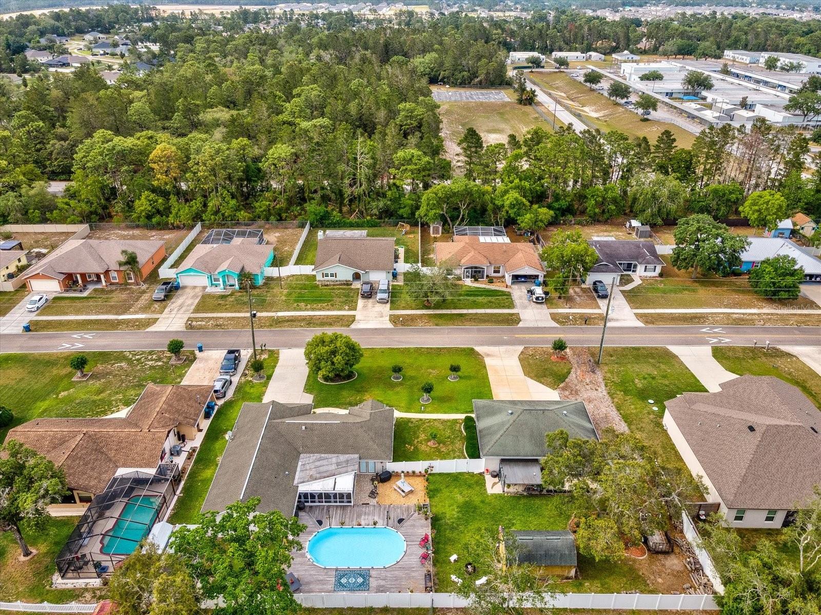 Listing photo id 5 for 13052 Drysdale Street