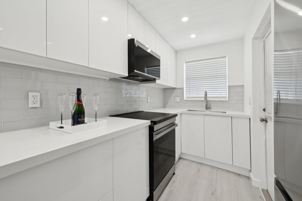 Image 4 of 25 For 250 Layne Boulevard 113