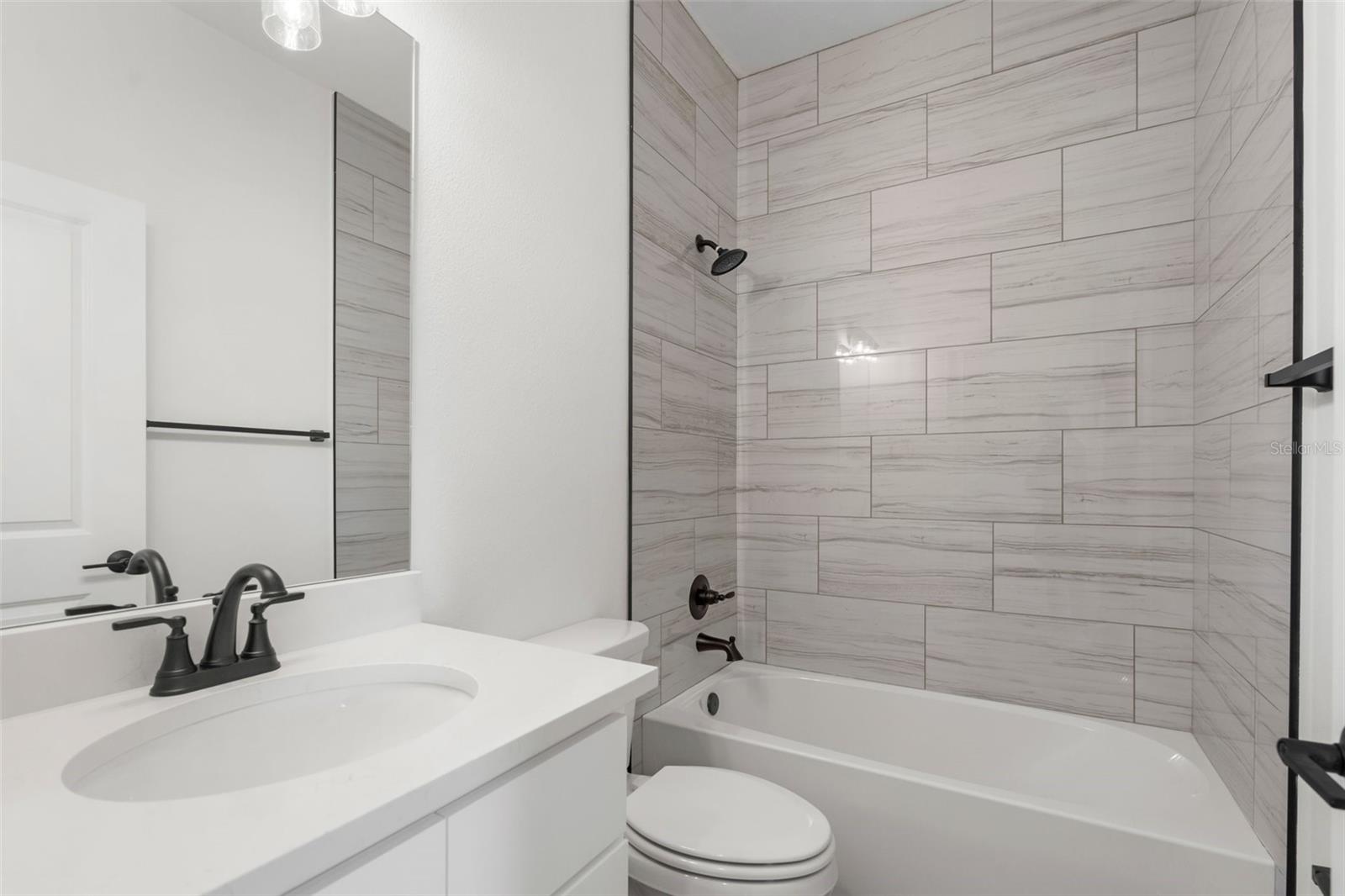 Listing photo id 8 for 14042 Amero Lane