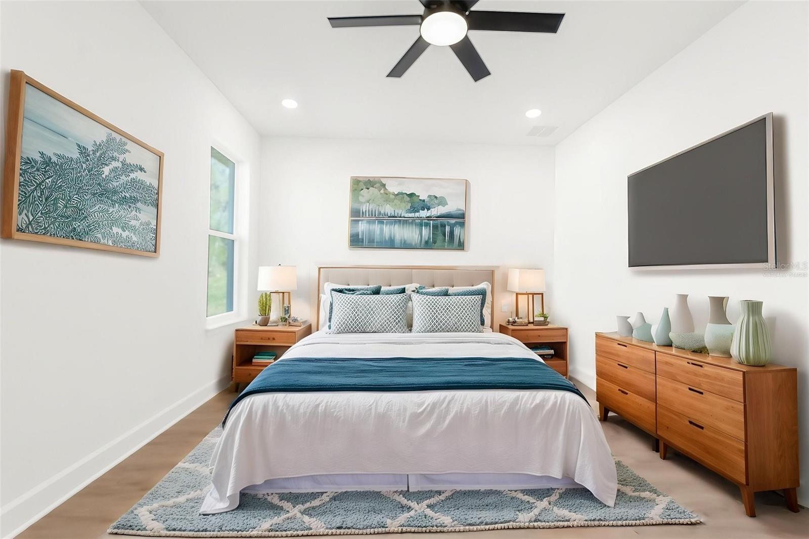 Listing photo id 10 for 14042 Amero Lane