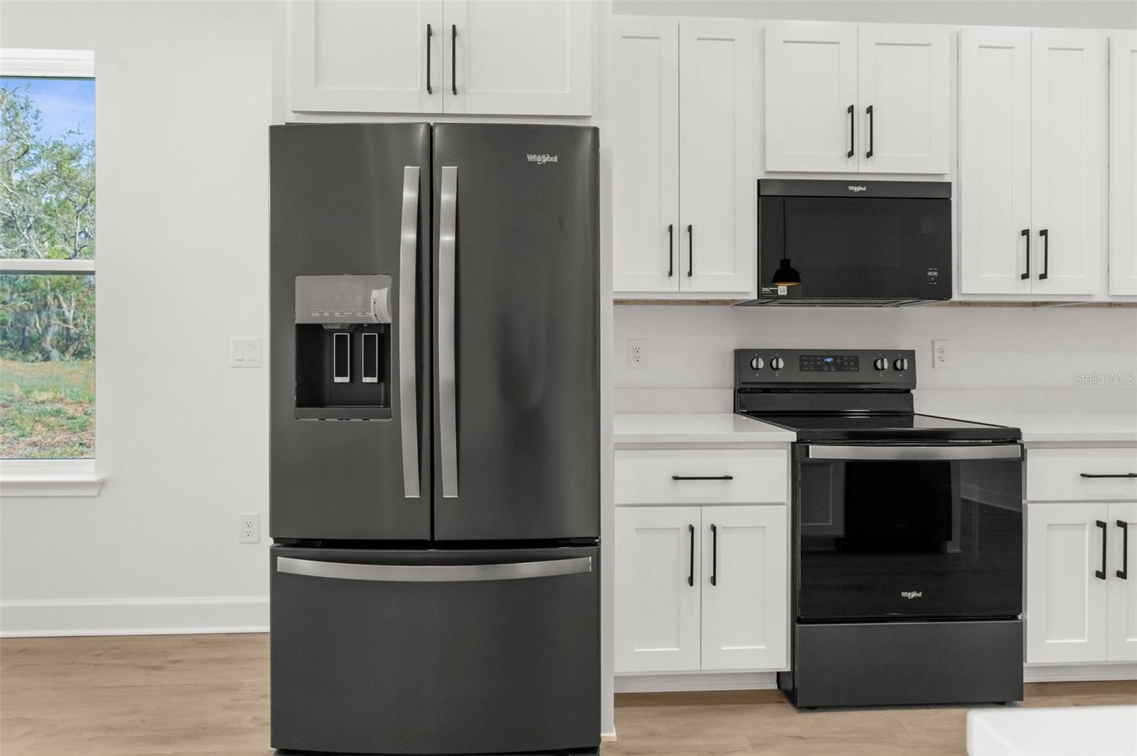 Listing photo id 17 for 14042 Amero Lane