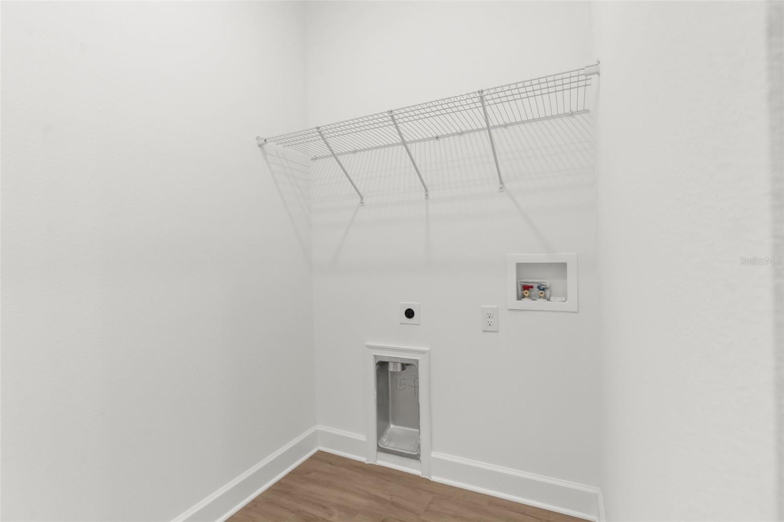 Listing photo id 27 for 14042 Amero Lane