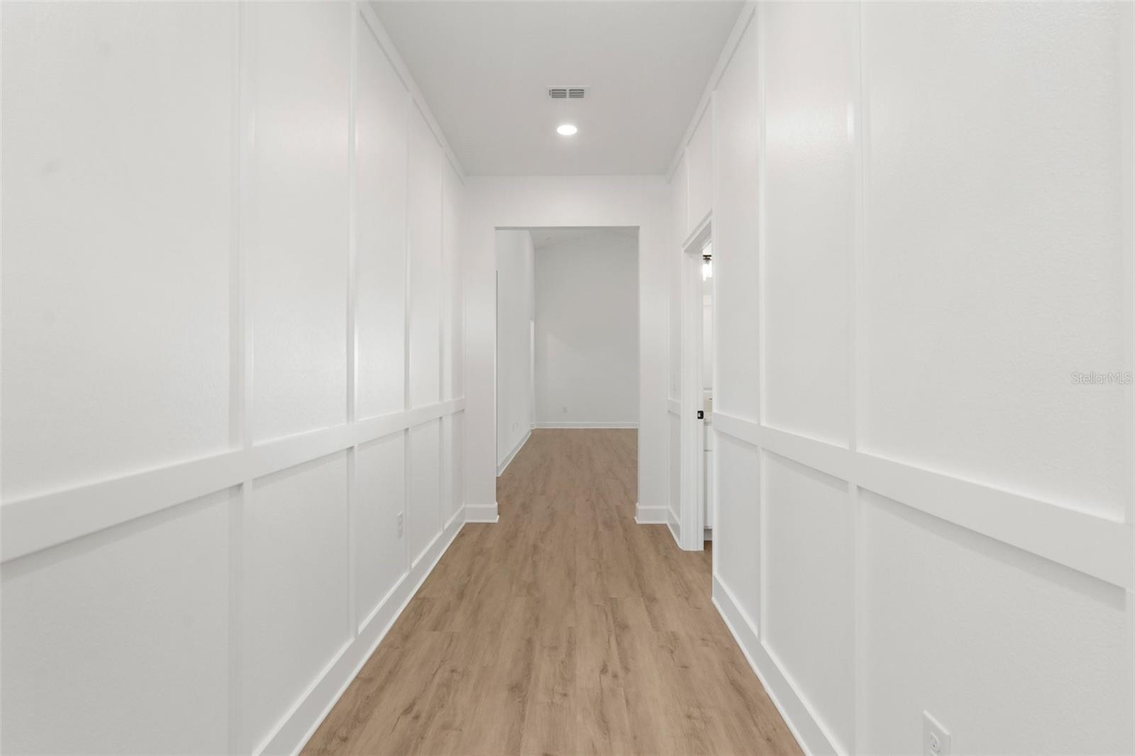 Listing photo id 30 for 14042 Amero Lane