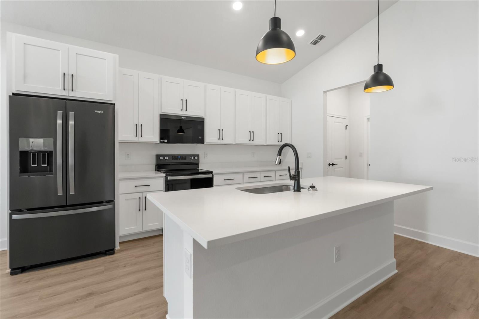 Listing photo id 2 for 14042 Amero Lane