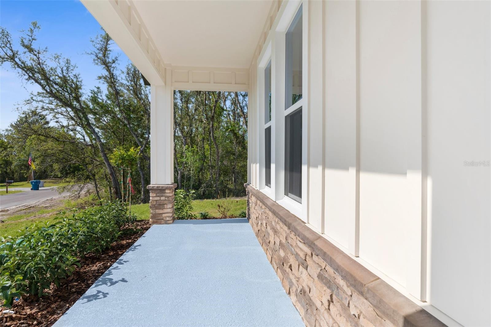 Listing photo id 5 for 14042 Amero Lane