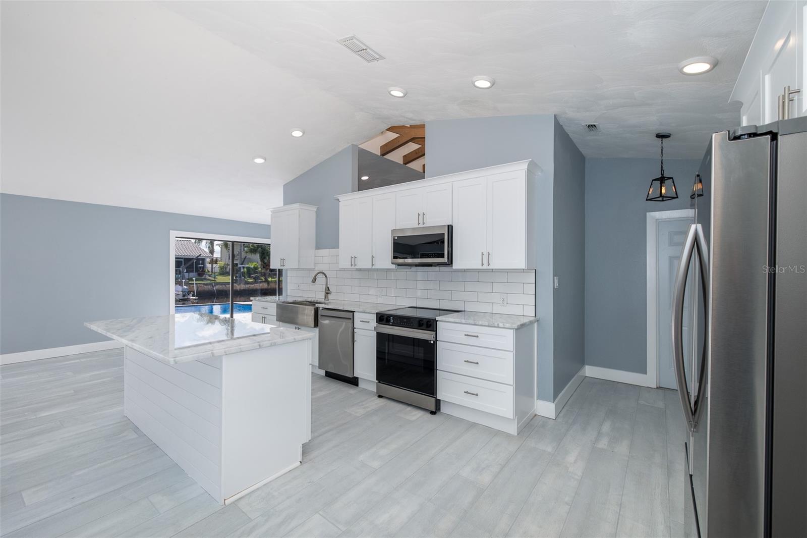 Listing photo id 13 for 9930 San Diego Way