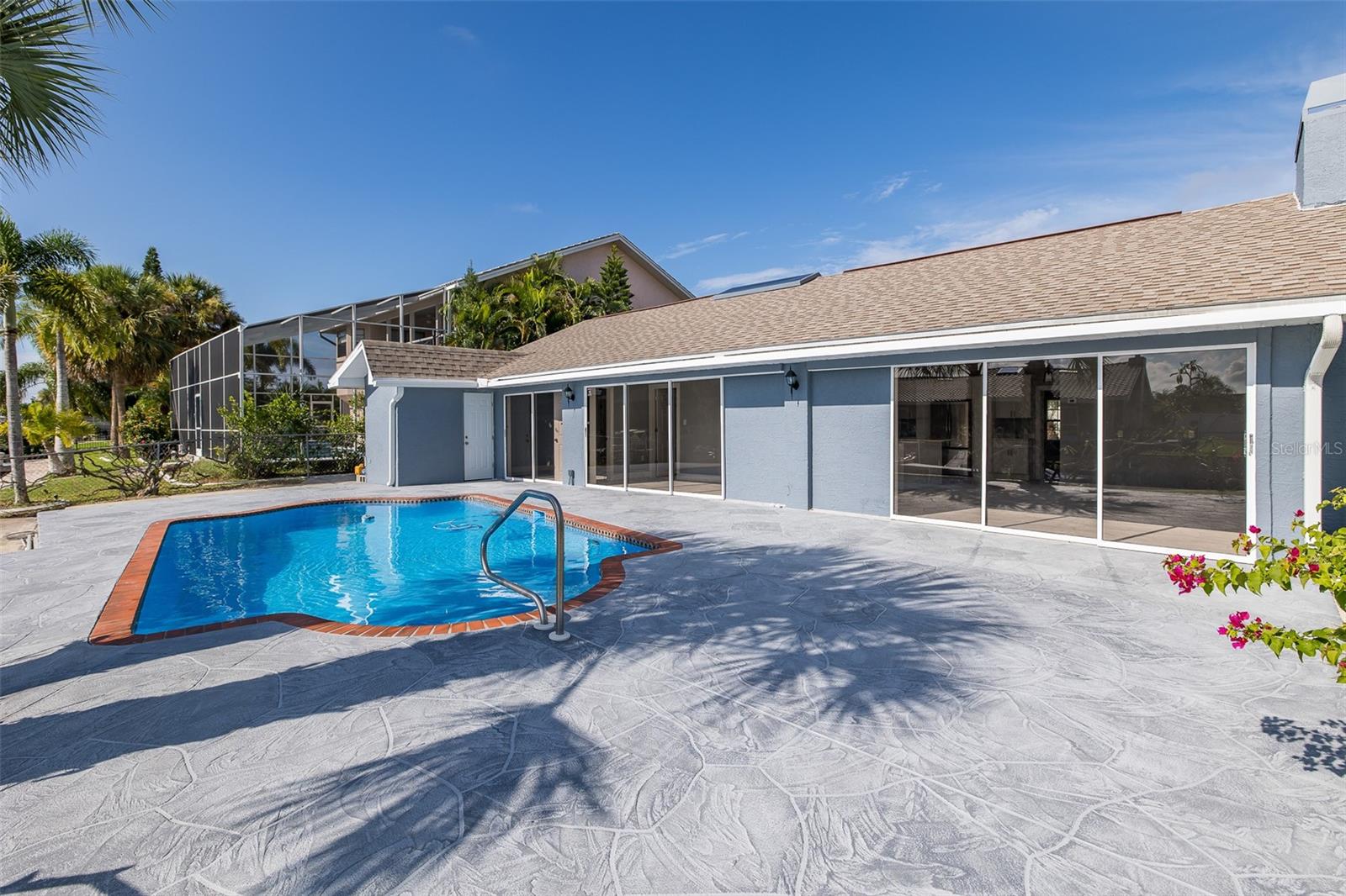 Listing photo id 37 for 9930 San Diego Way