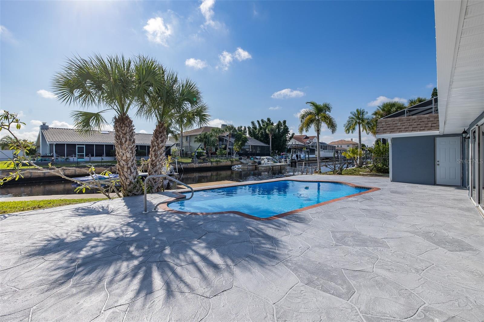 Listing photo id 39 for 9930 San Diego Way