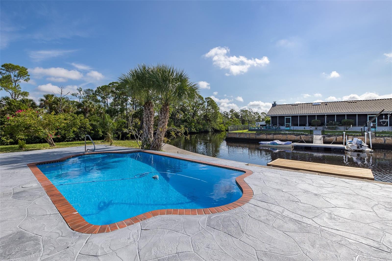 Listing photo id 42 for 9930 San Diego Way