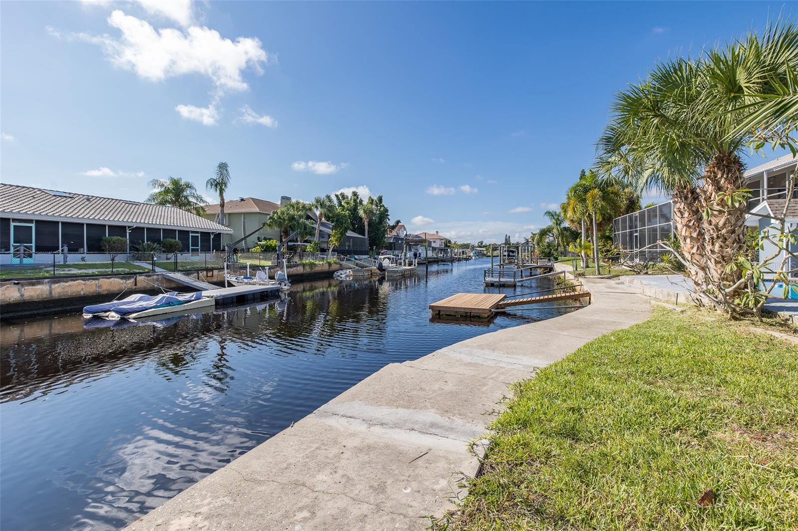 Listing photo id 47 for 9930 San Diego Way