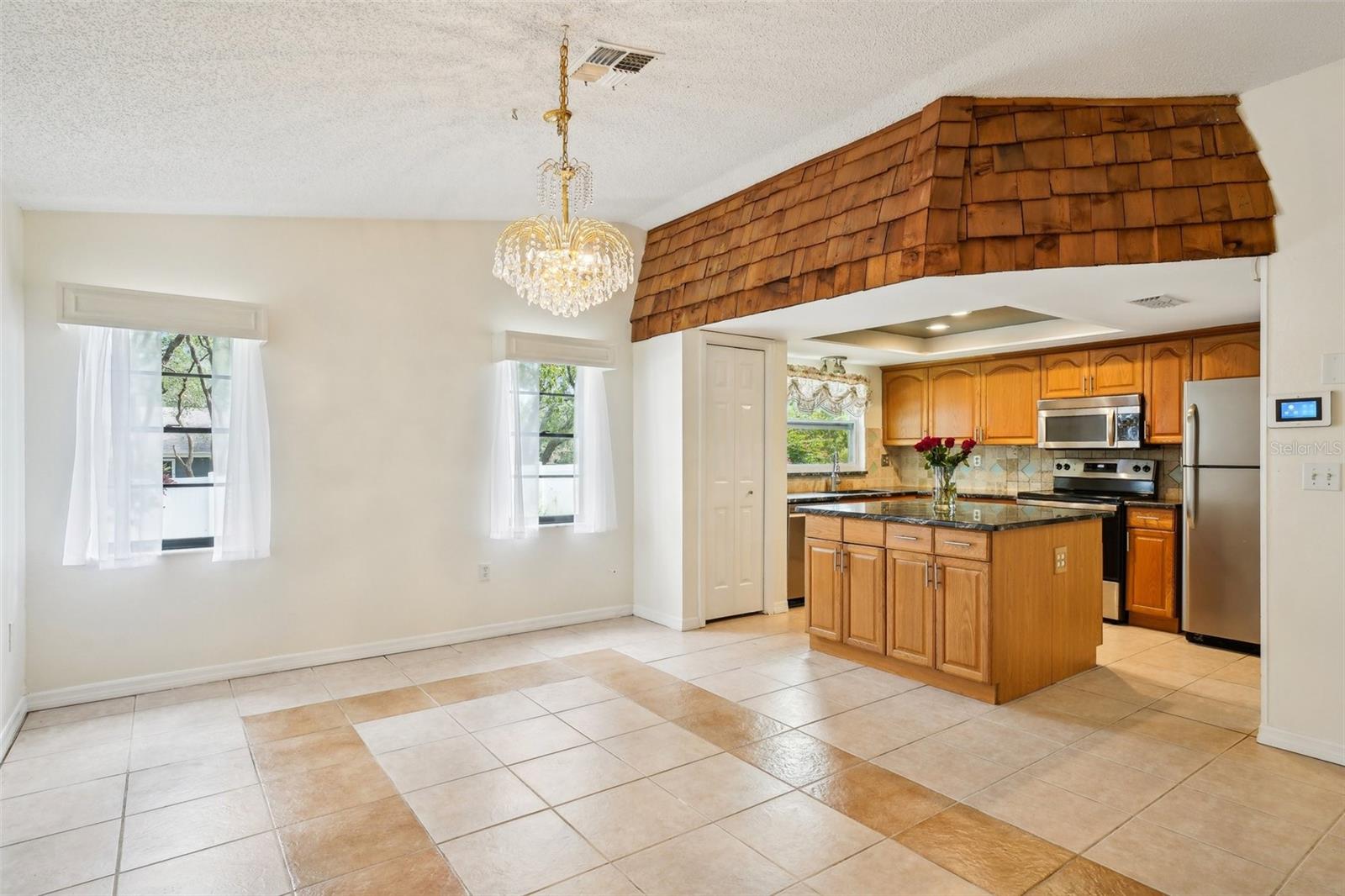 Image 19 of 89 For 18633 Oak Way Drive
