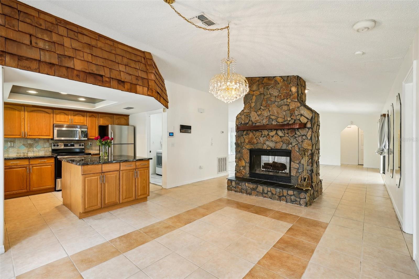 Image 20 of 89 For 18633 Oak Way Drive