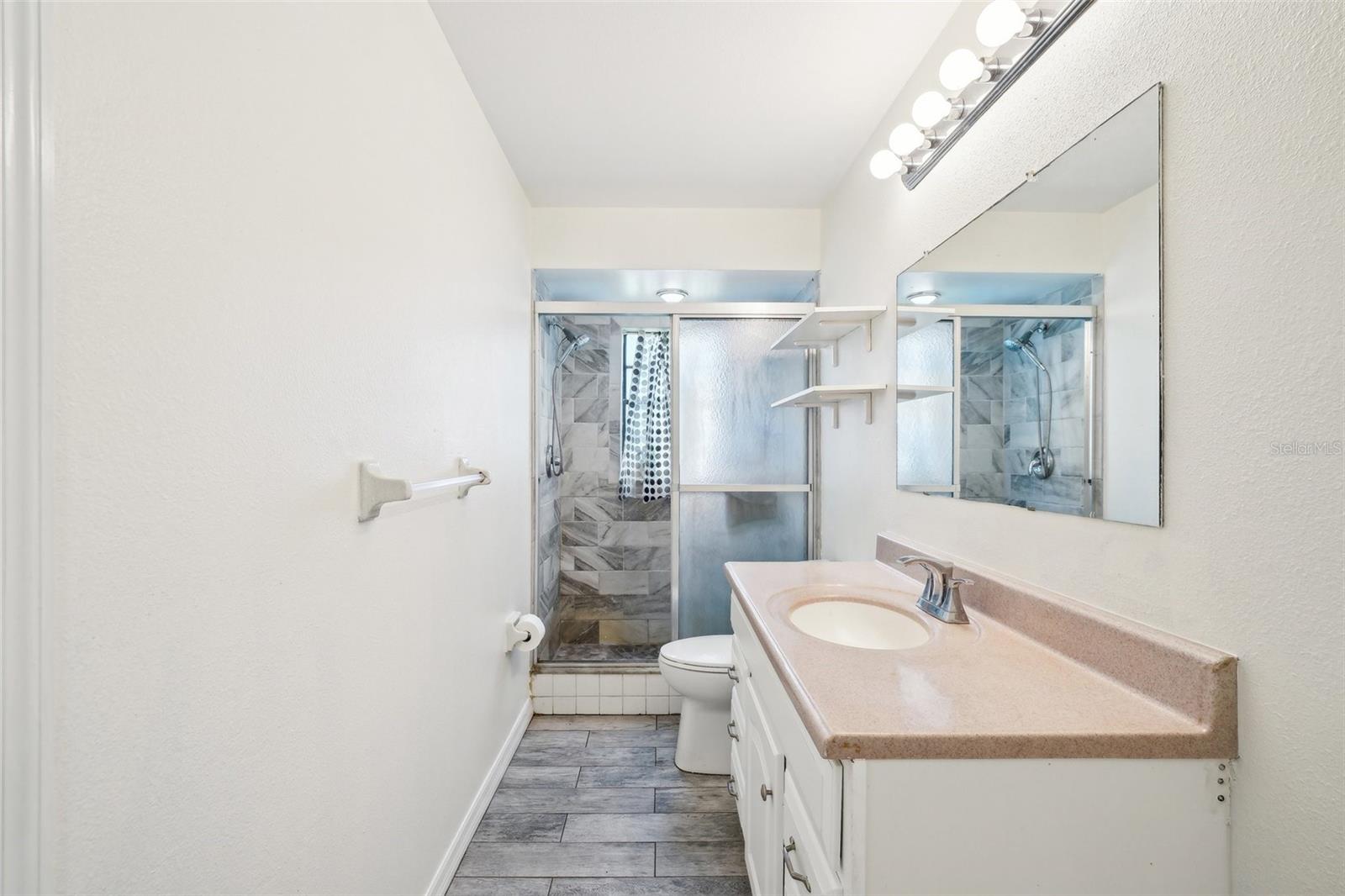 Image 27 of 89 For 18633 Oak Way Drive