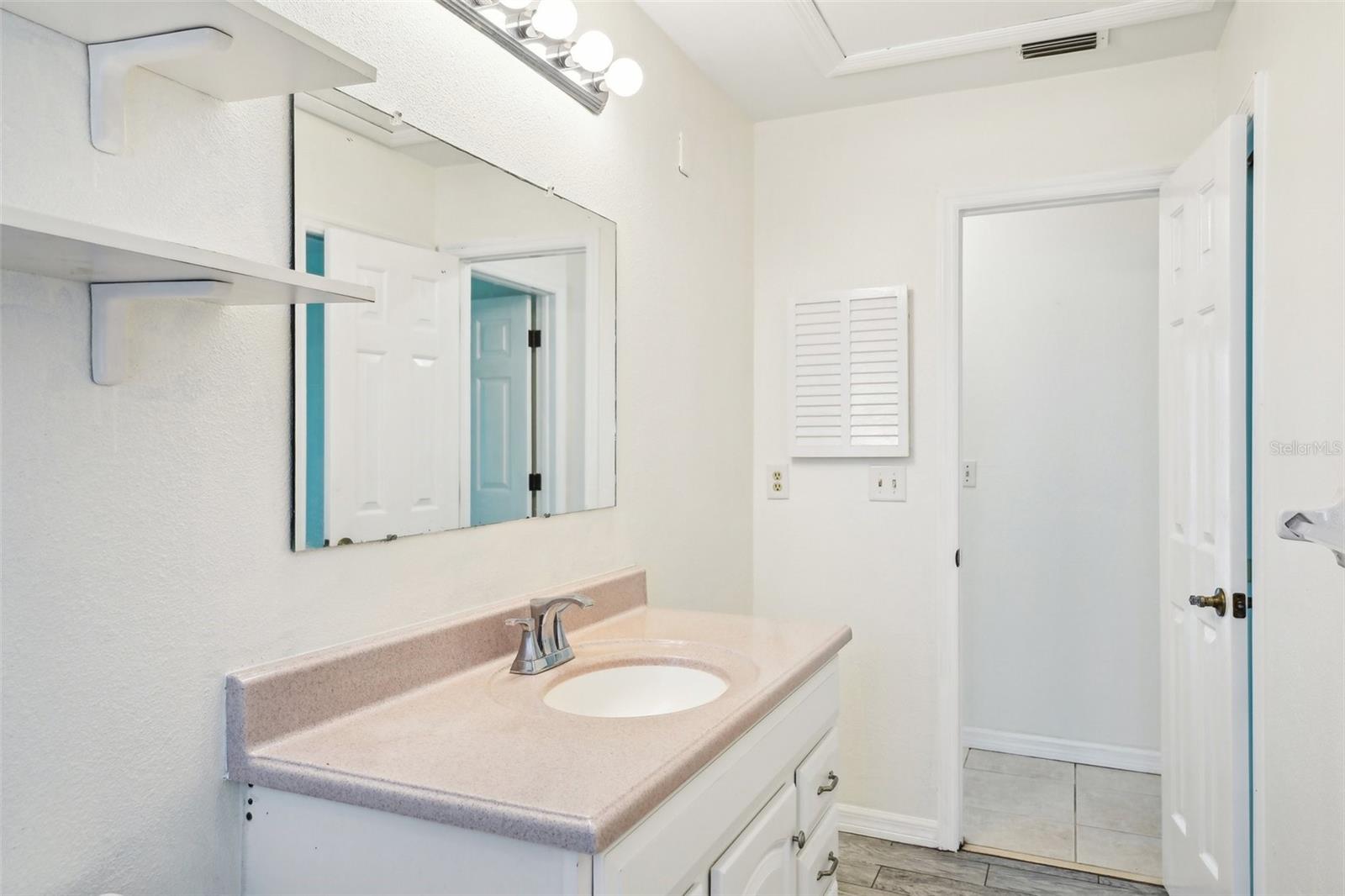 Image 28 of 89 For 18633 Oak Way Drive