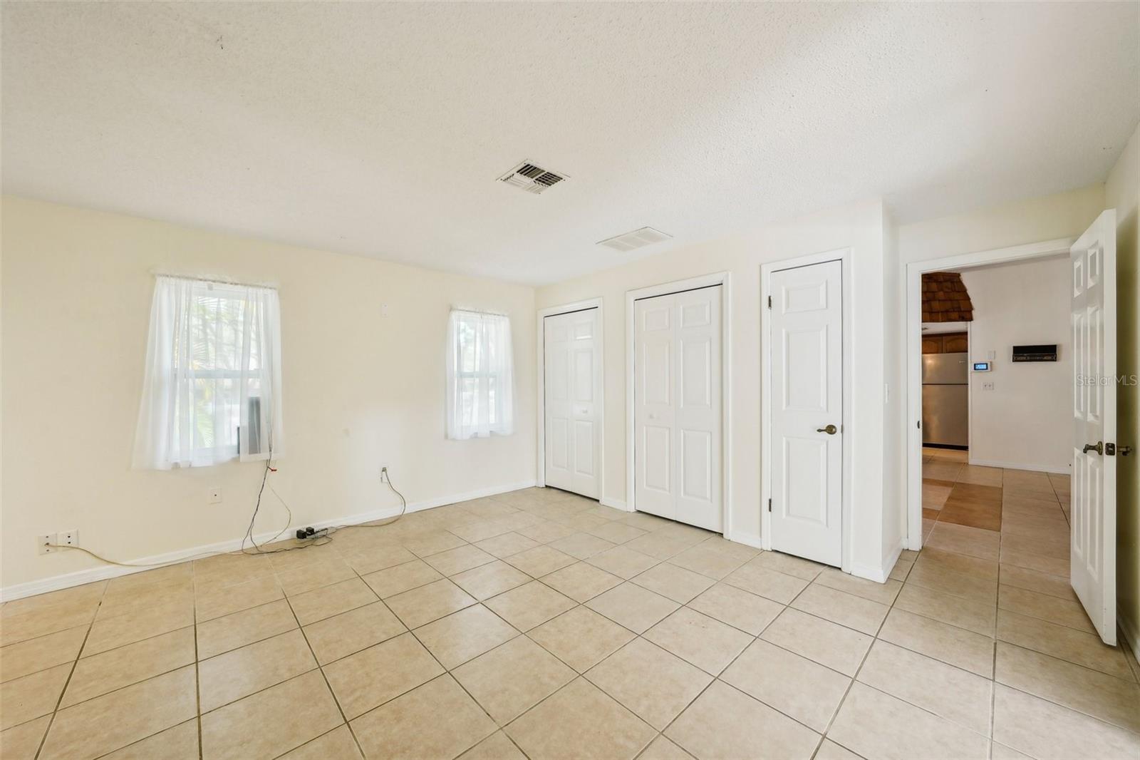 Image 33 of 89 For 18633 Oak Way Drive