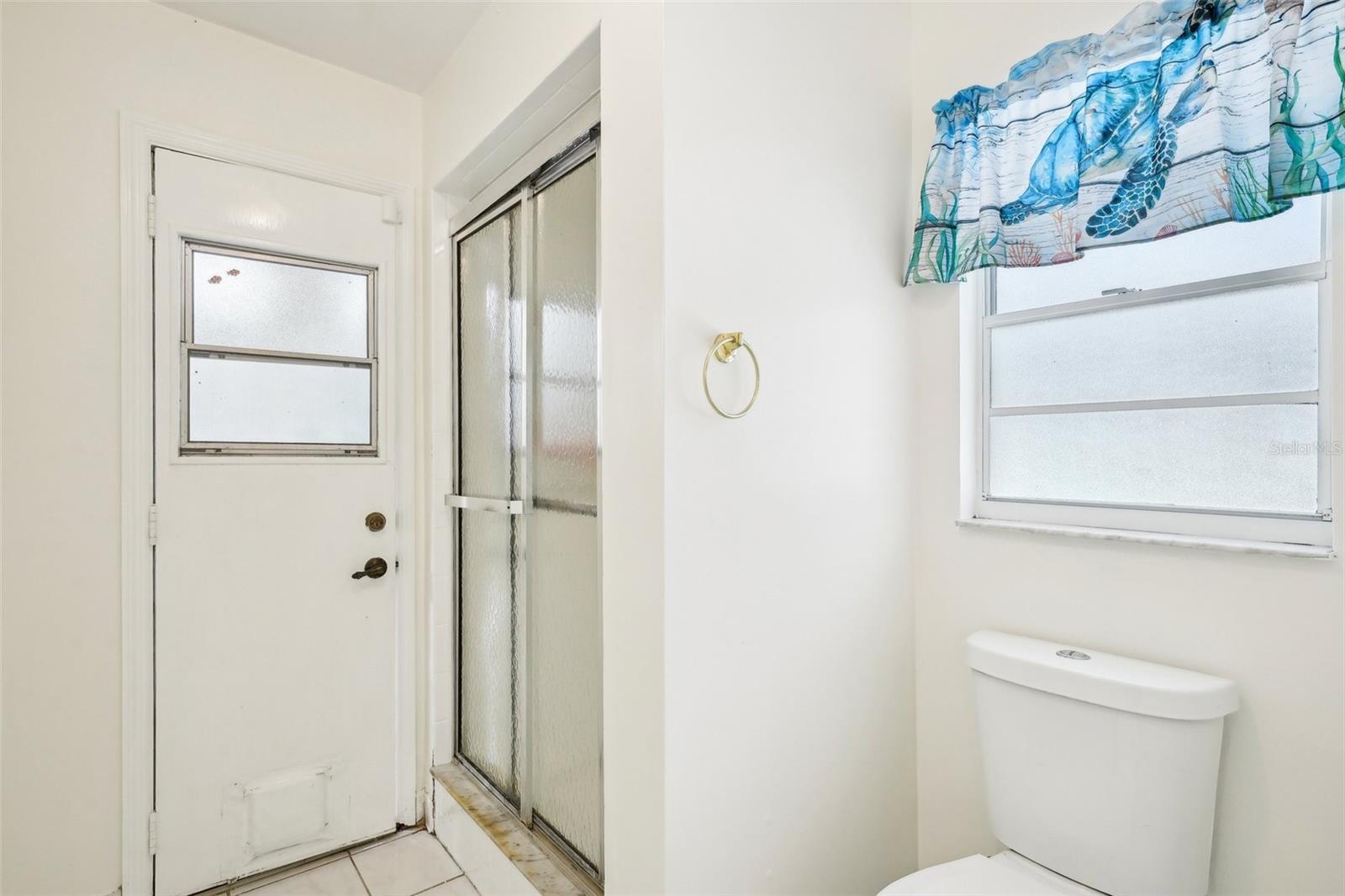 Image 39 of 89 For 18633 Oak Way Drive