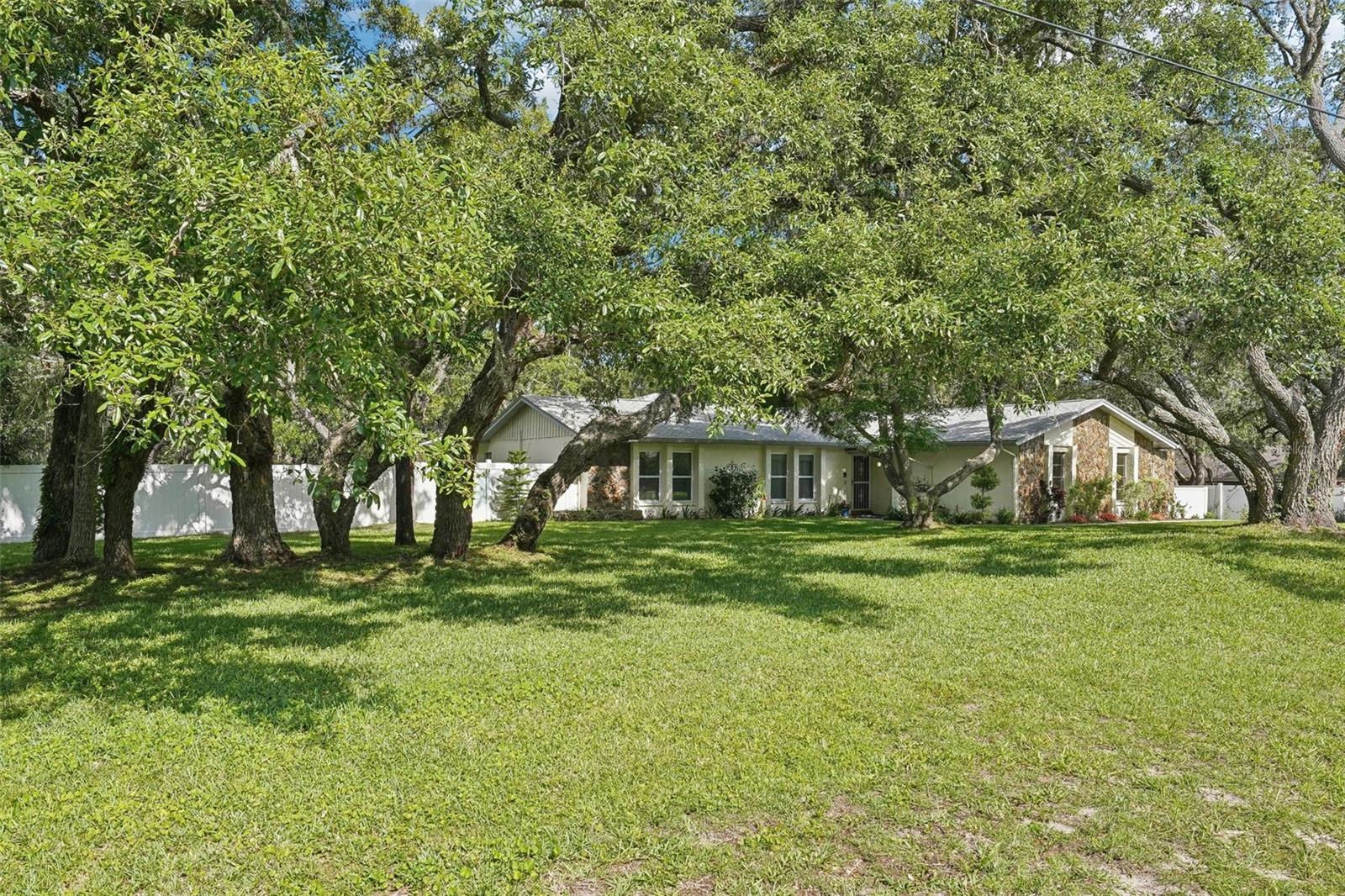 Image 4 of 89 For 18633 Oak Way Drive