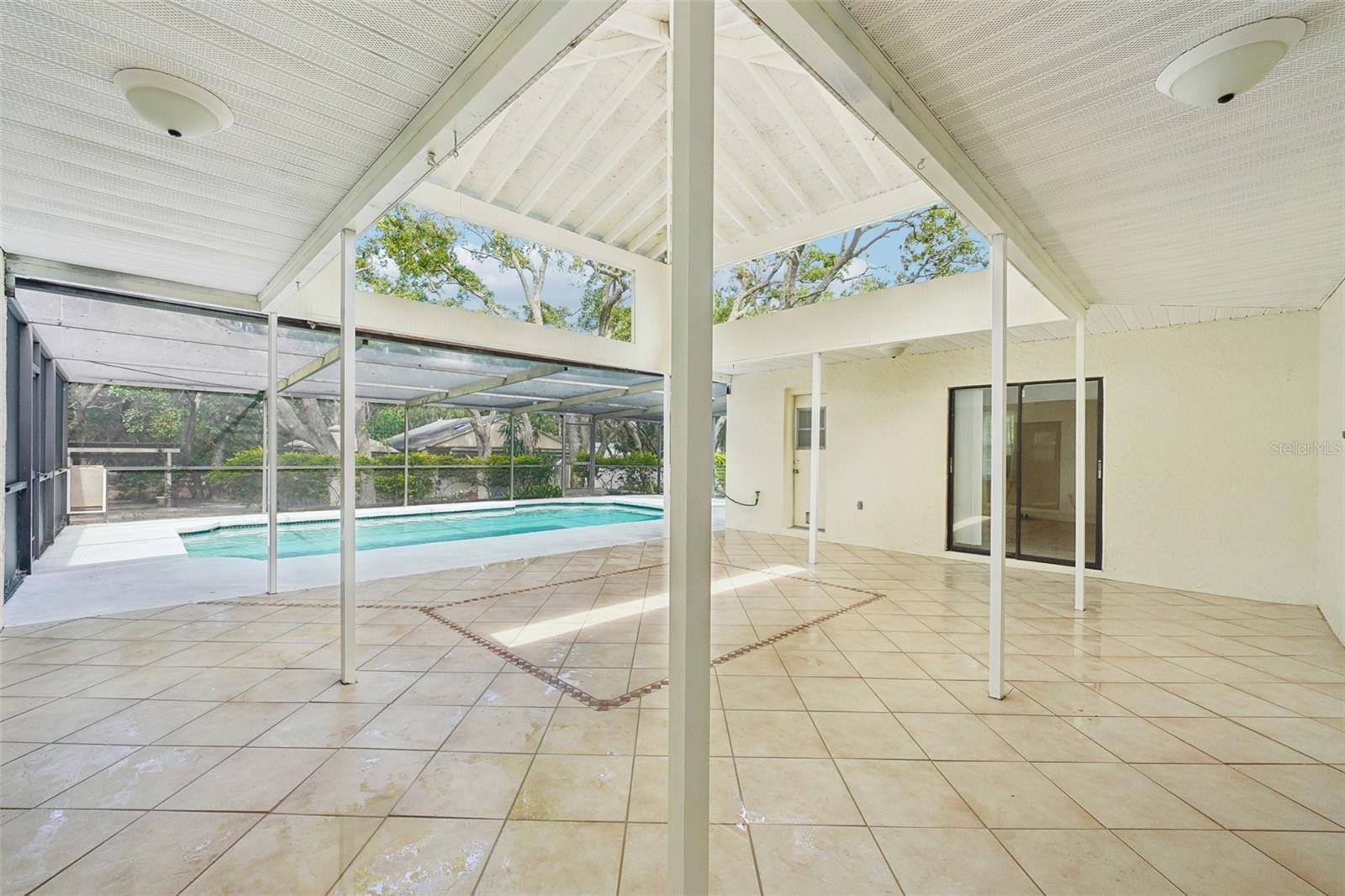 Image 40 of 89 For 18633 Oak Way Drive