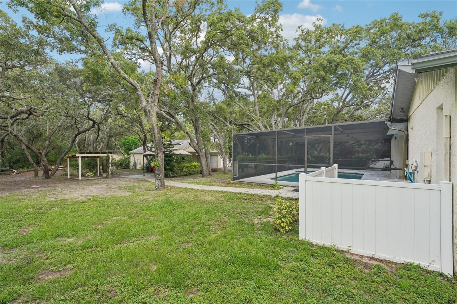 Image 49 of 89 For 18633 Oak Way Drive