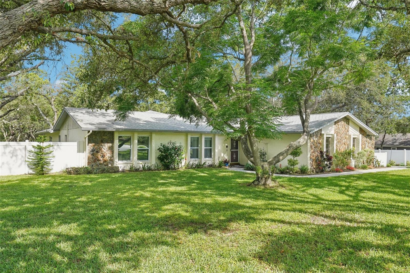 Image 5 of 89 For 18633 Oak Way Drive