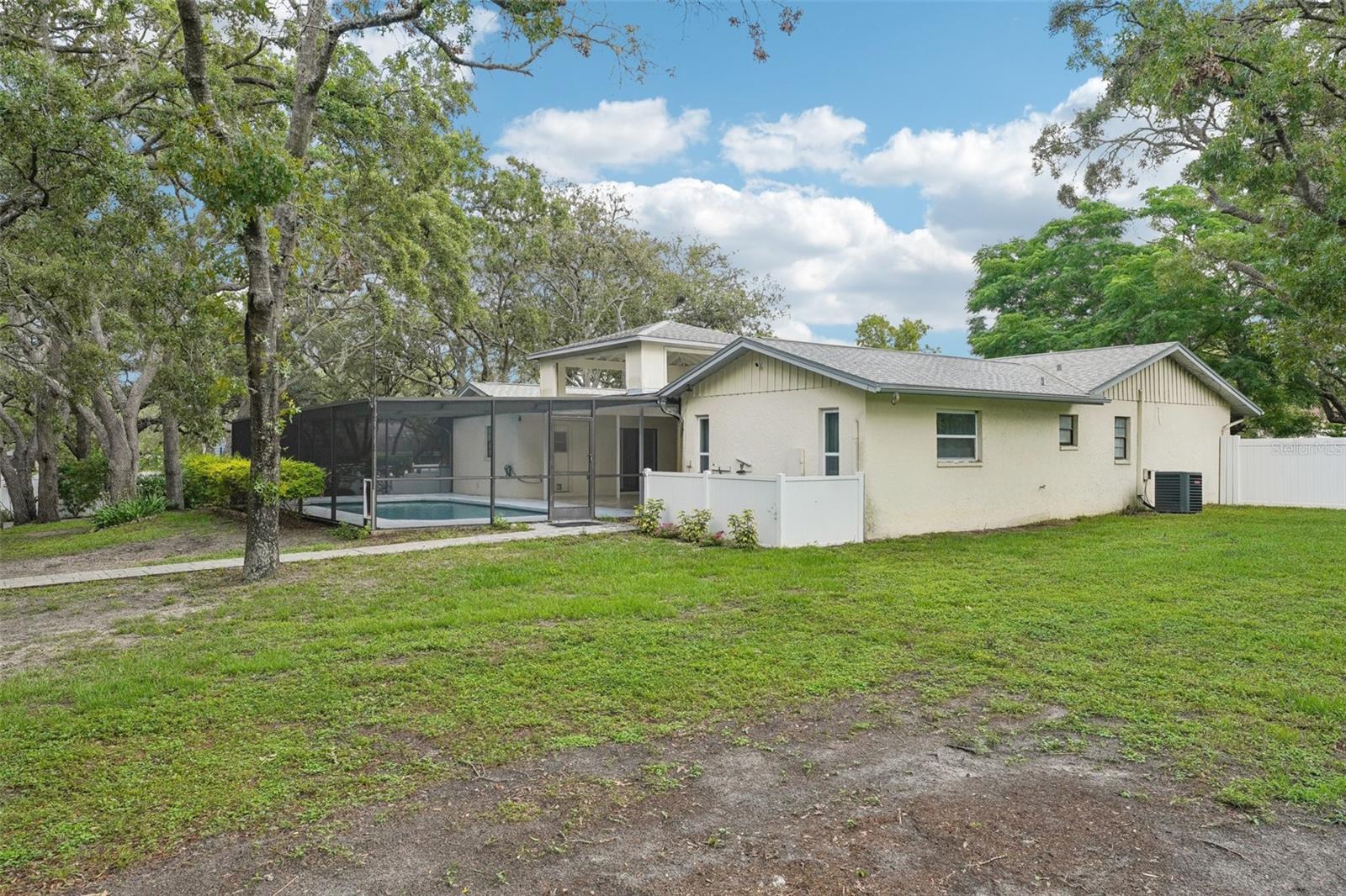Image 50 of 89 For 18633 Oak Way Drive