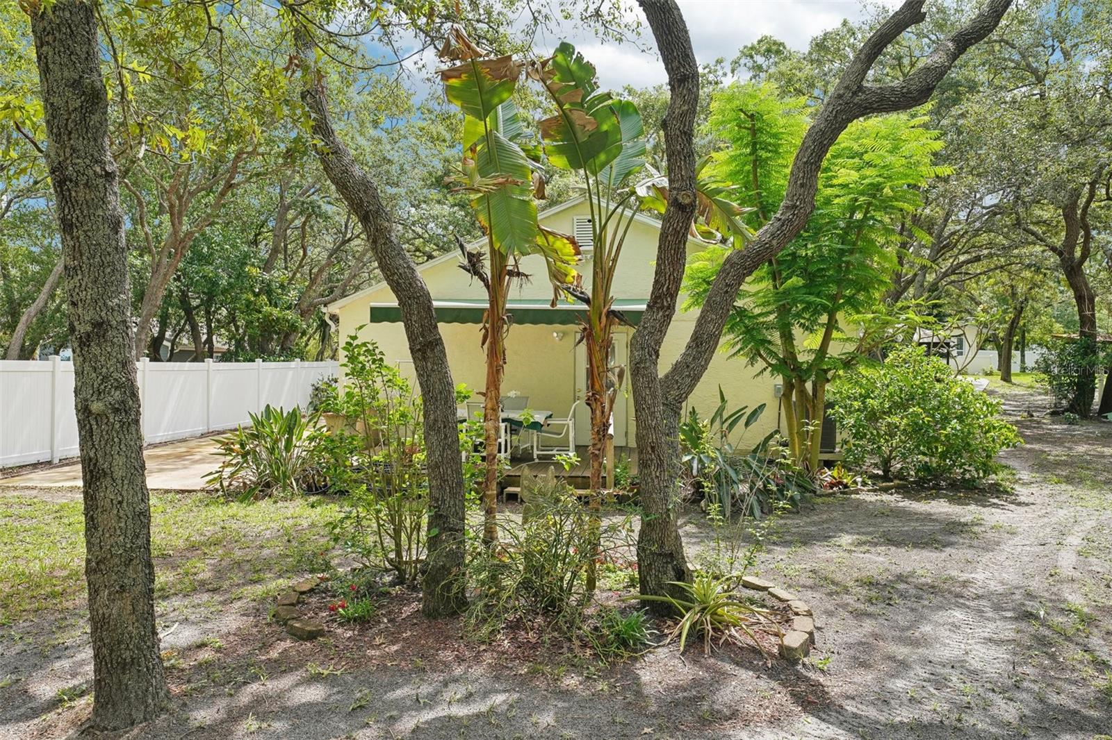 Image 51 of 89 For 18633 Oak Way Drive
